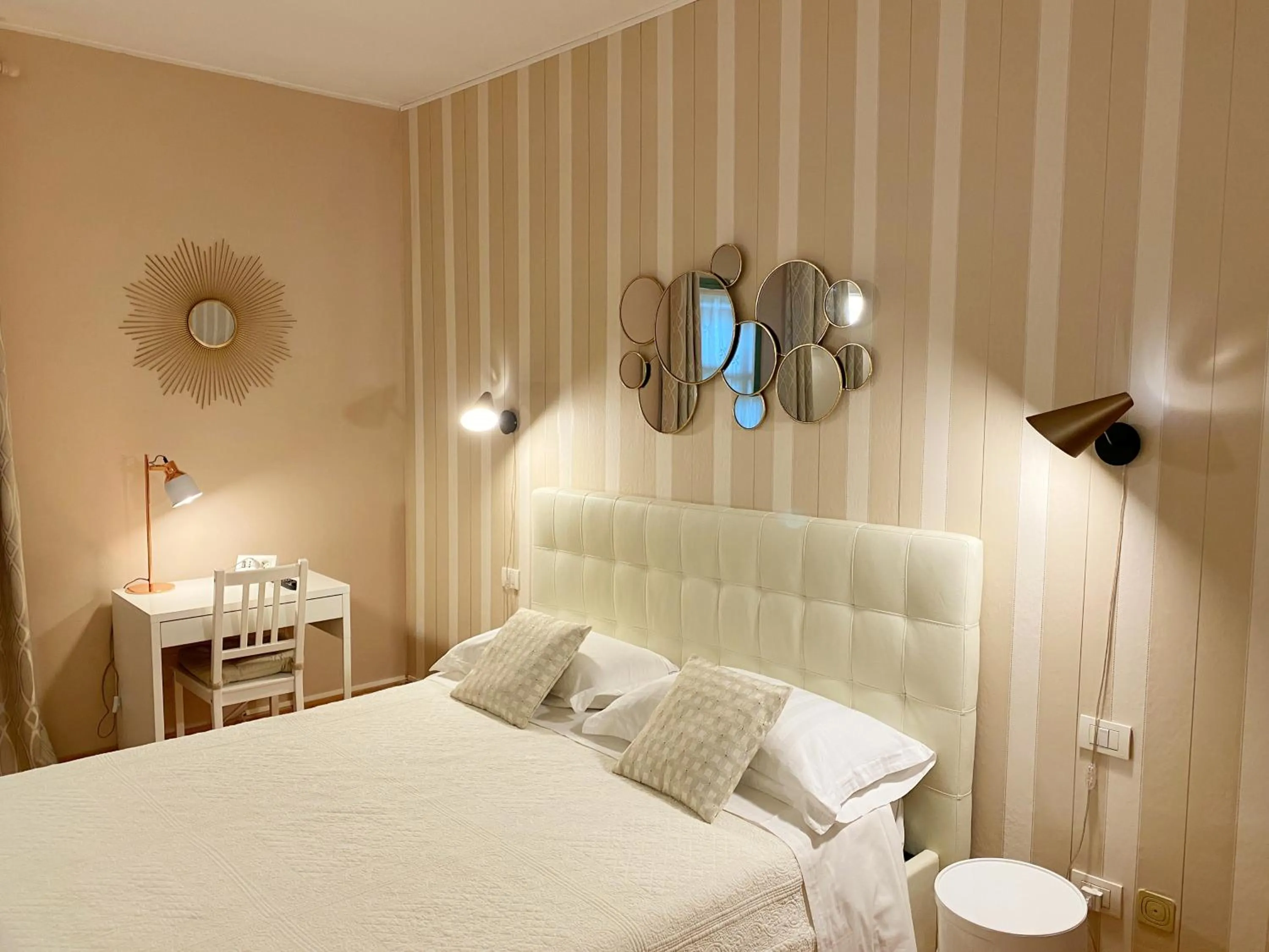 Deluxe Quadruple Room with Private Bathroom in B&B La Borasca - Rooms