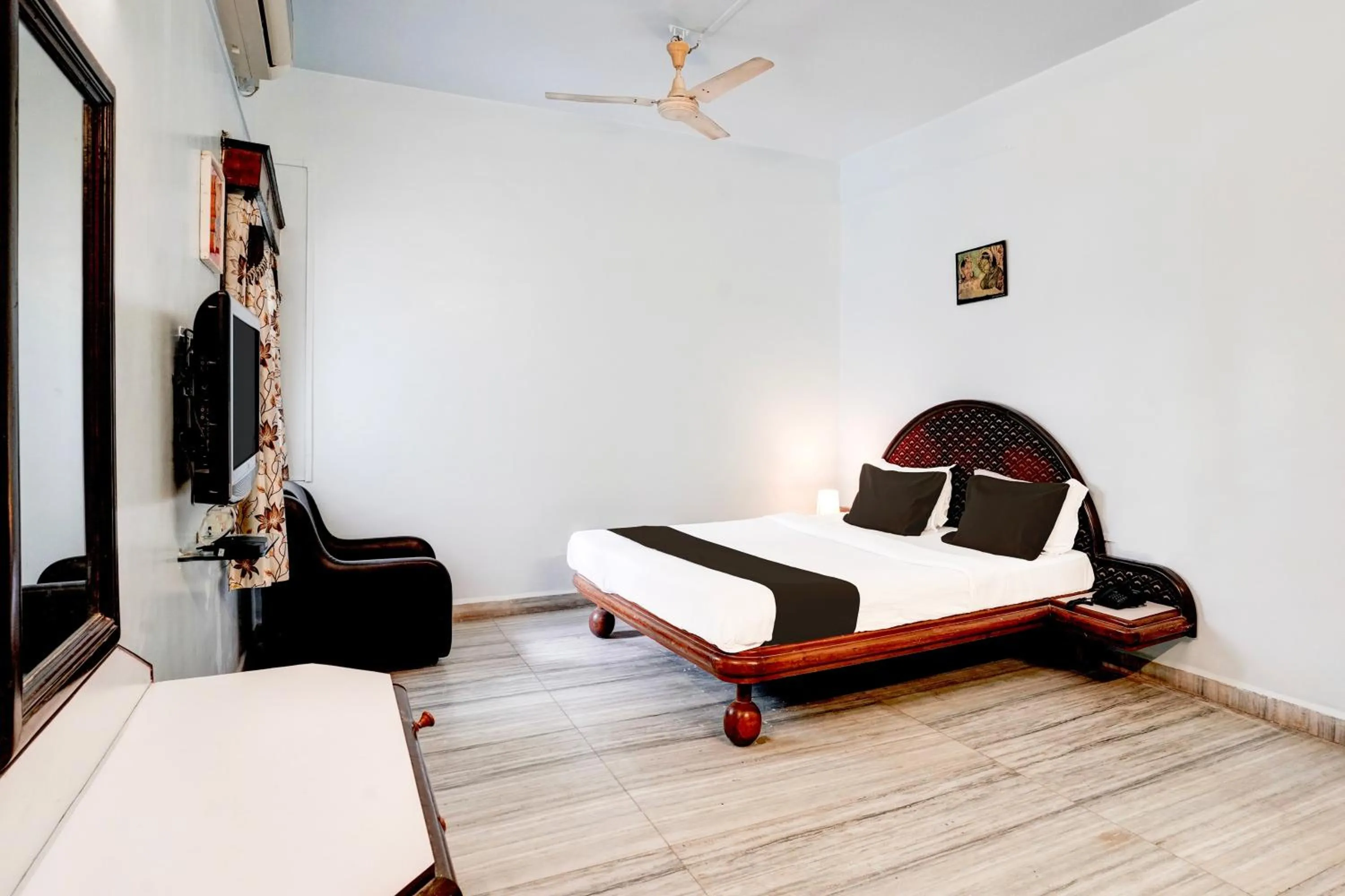 Bedroom, Bed in Hotel O Padampura Near Railway Station