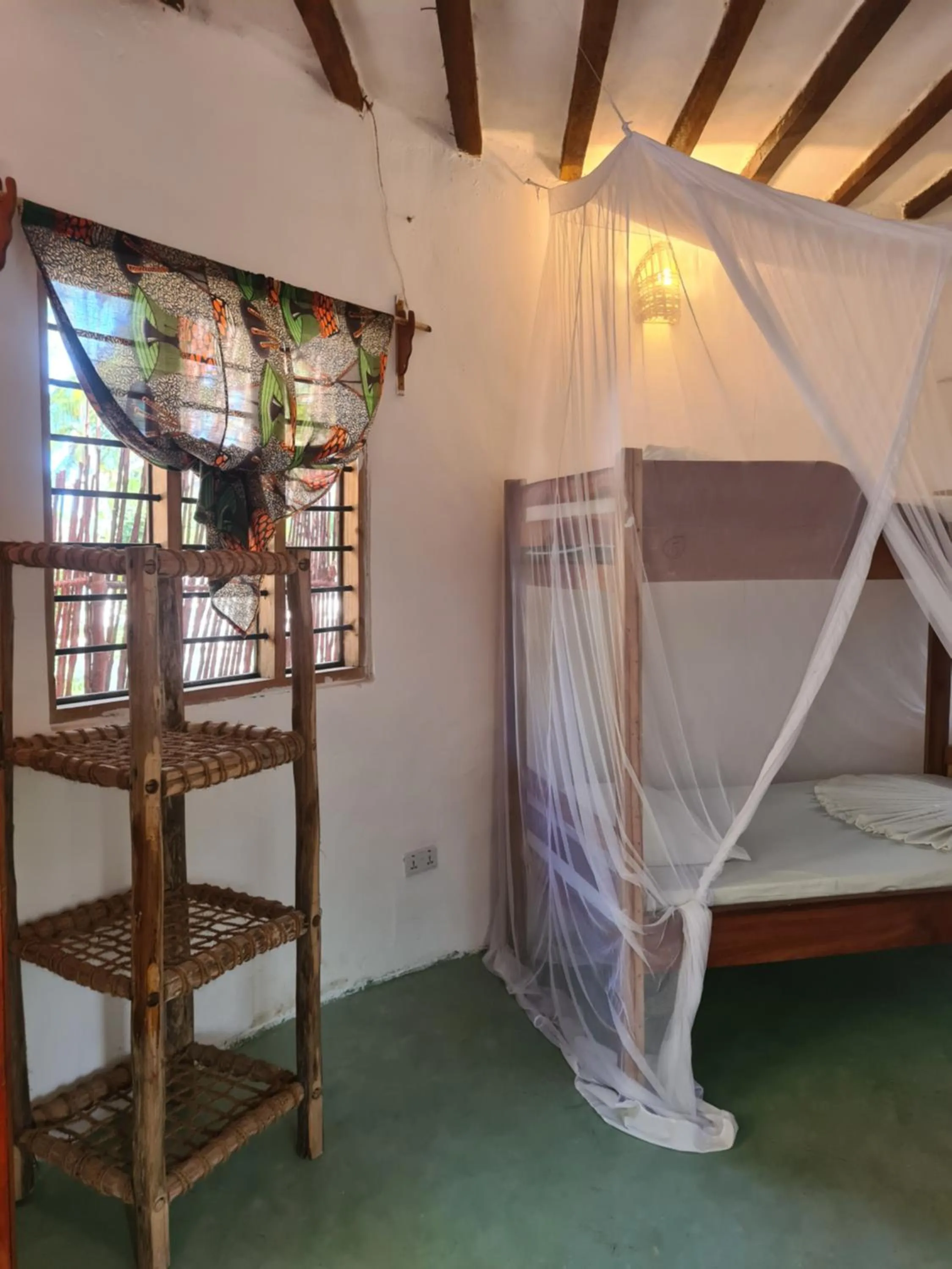 Bedroom, Bed in Evergreen Bungalows