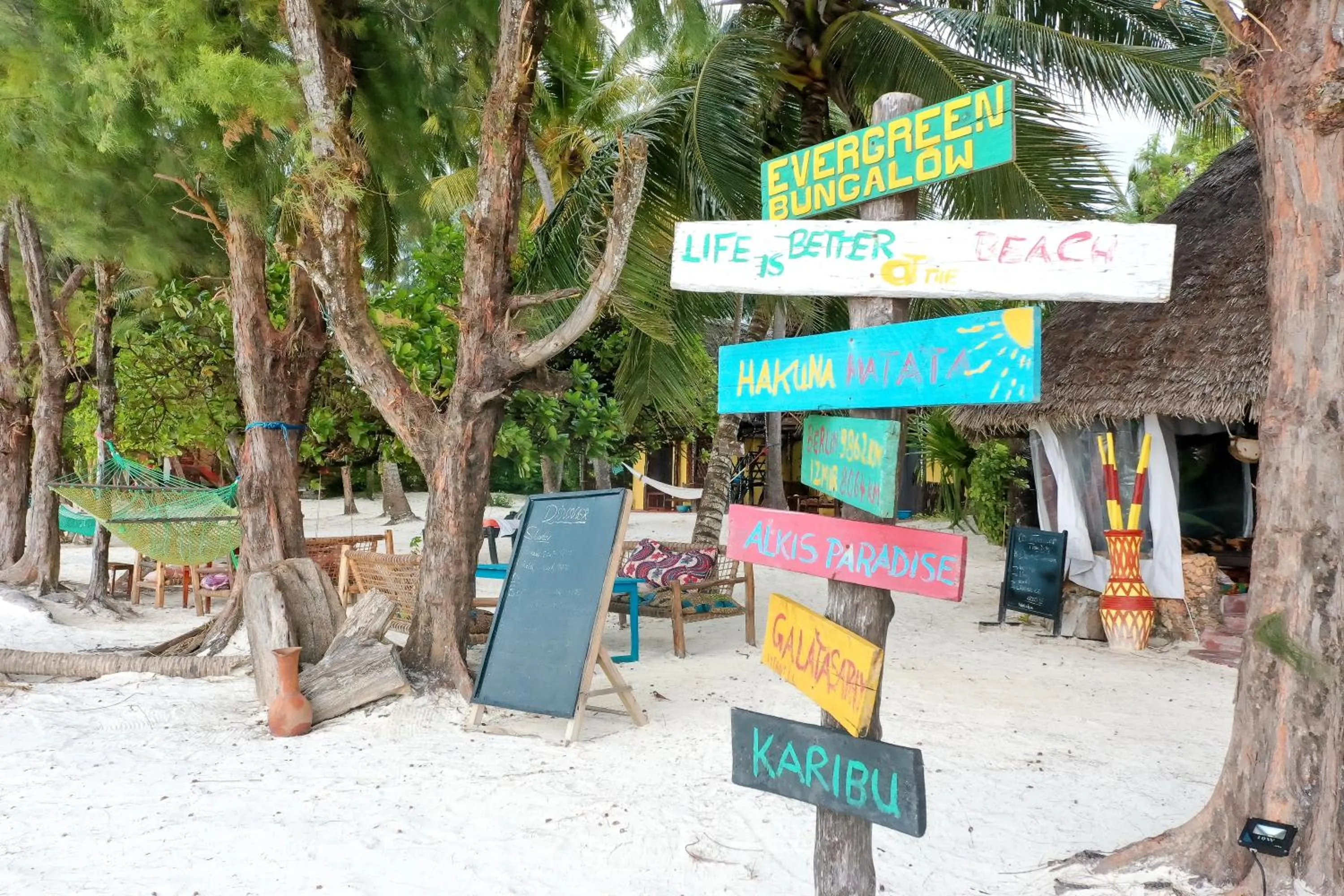 Restaurant/places to eat in Evergreen Bungalows