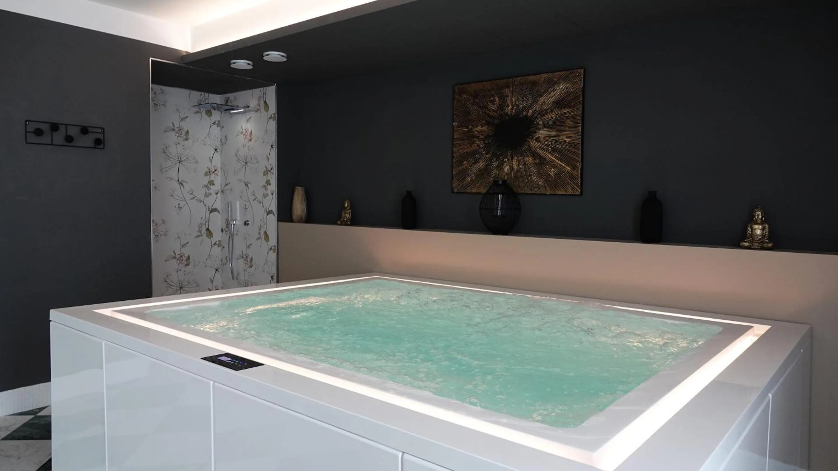 Hot Tub in Hotel Villa Maria Au Lac - Estella Hotels Italia