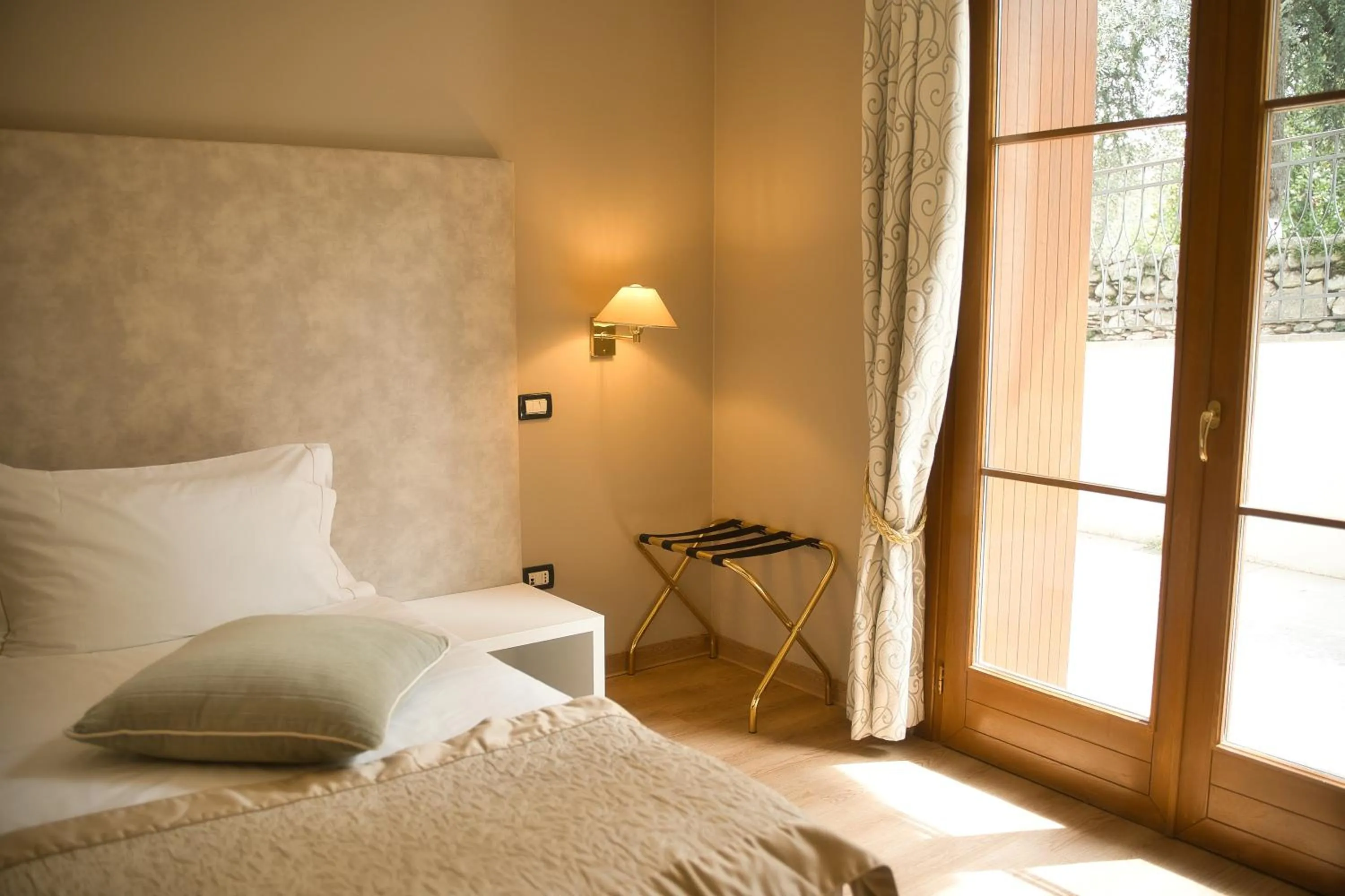 Bed in Hotel Villa Maria Au Lac - Estella Hotels Italia