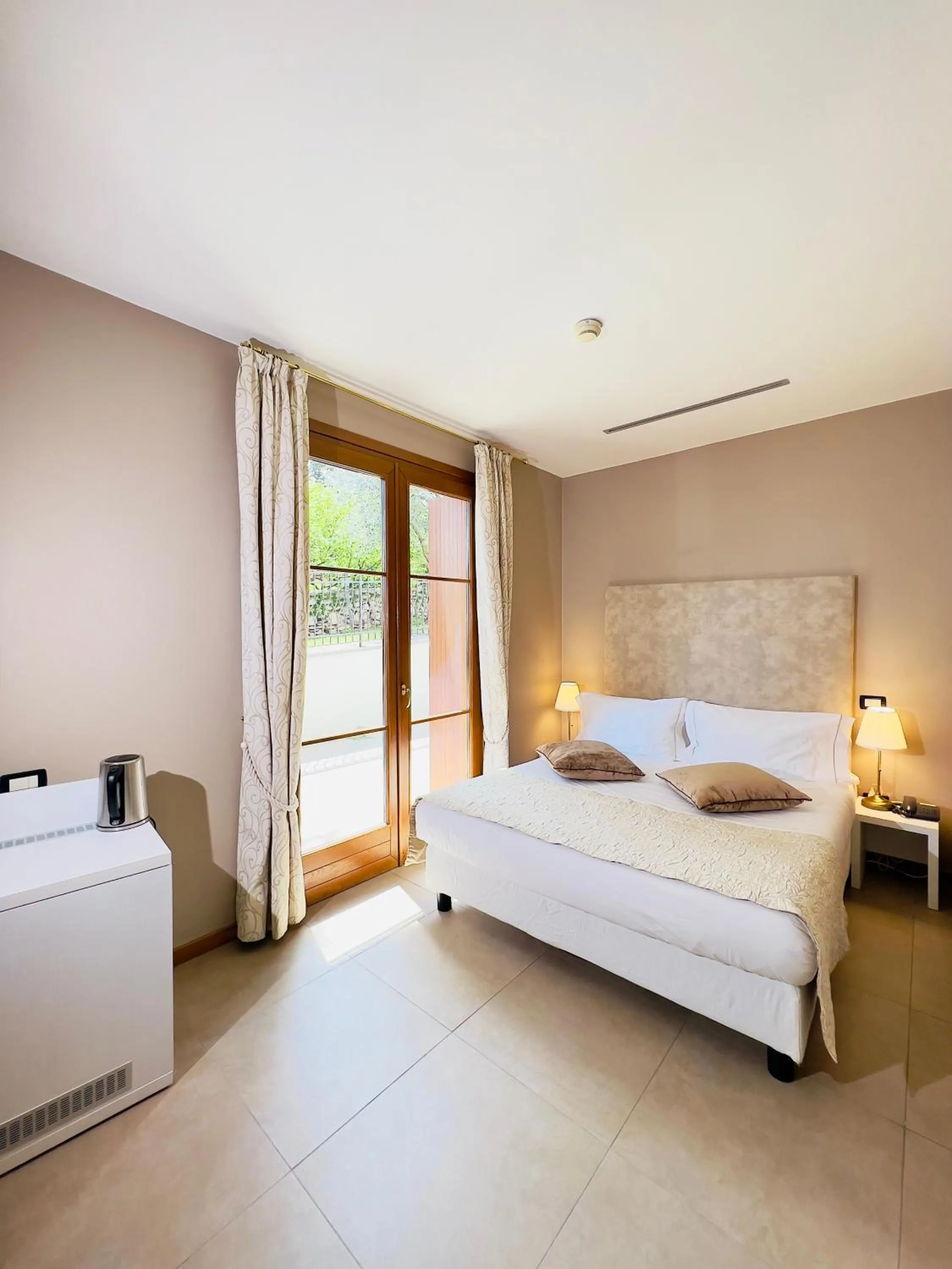 Bed in Hotel Villa Maria Au Lac - Estella Hotels Italia