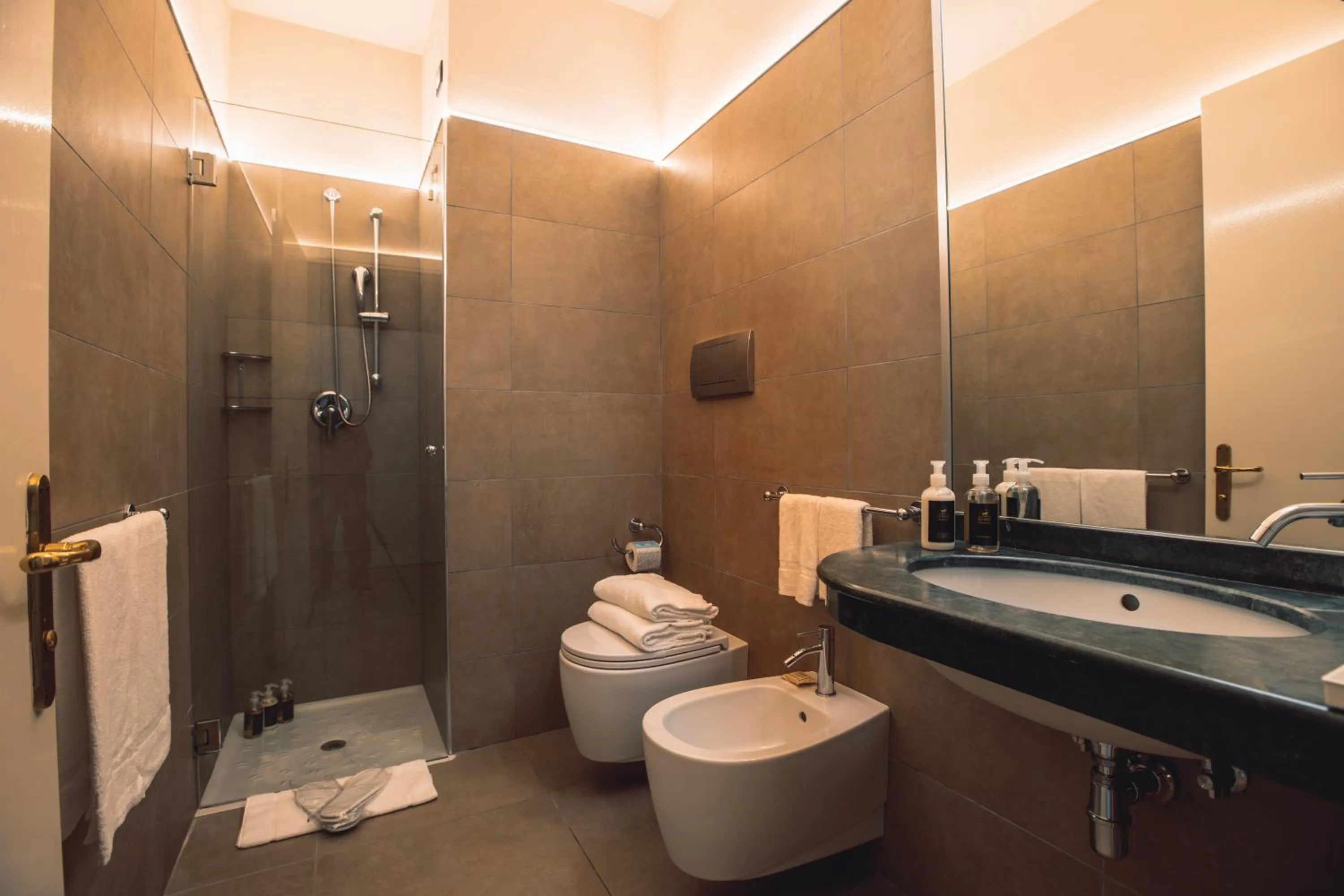 Bathroom in Hotel Villa Maria Au Lac - Estella Hotels Italia