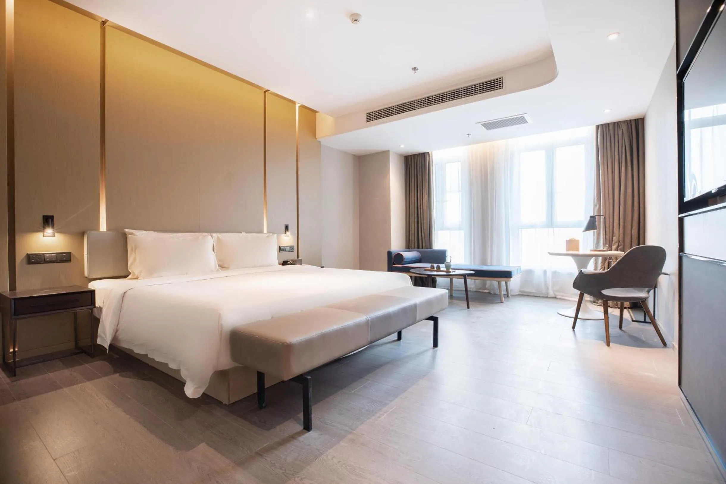 Bedroom, Bed in Atour Hotel Wuhan Donghu Yuejiazui