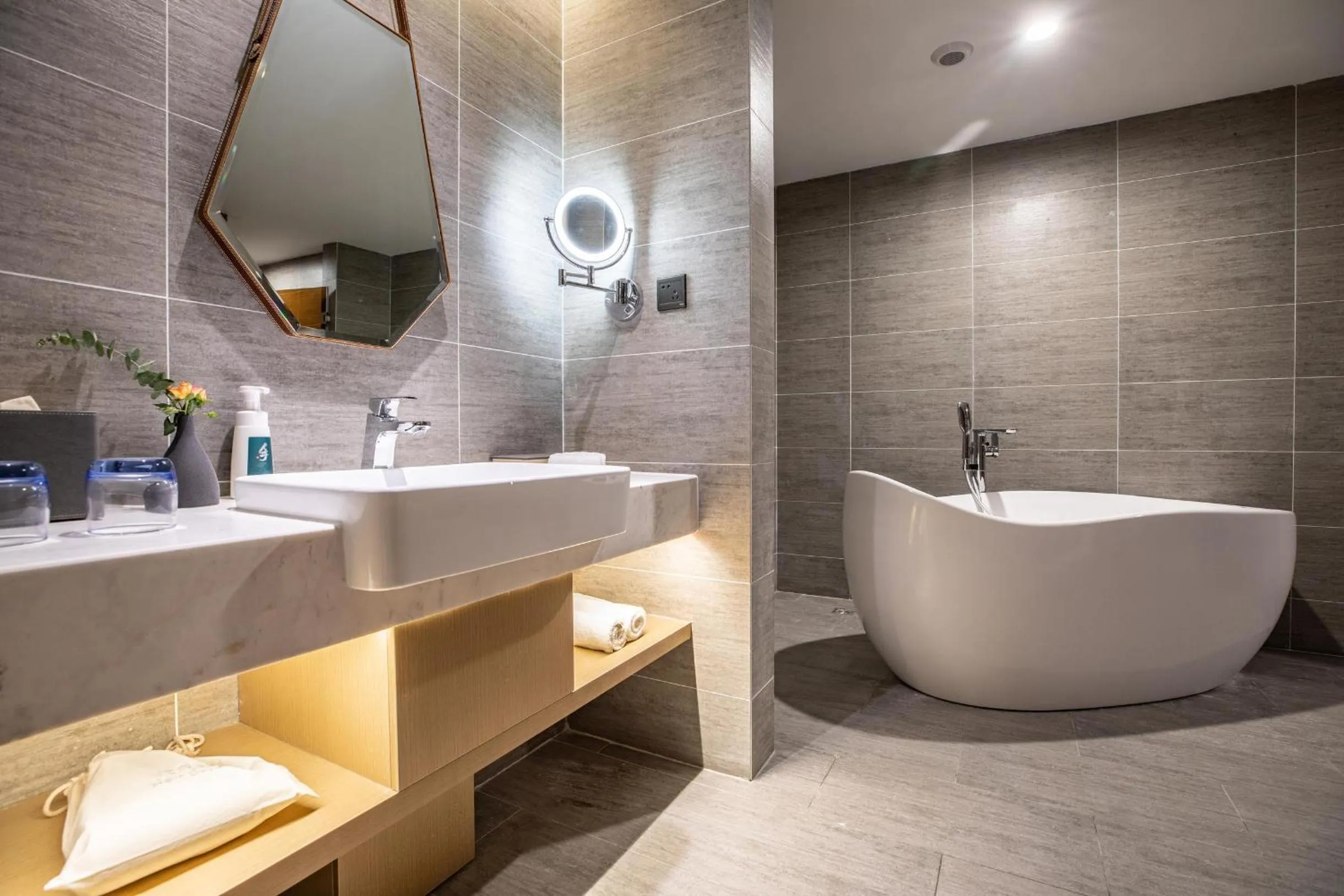 Bath in Atour Hotel Wuhan Donghu Yuejiazui