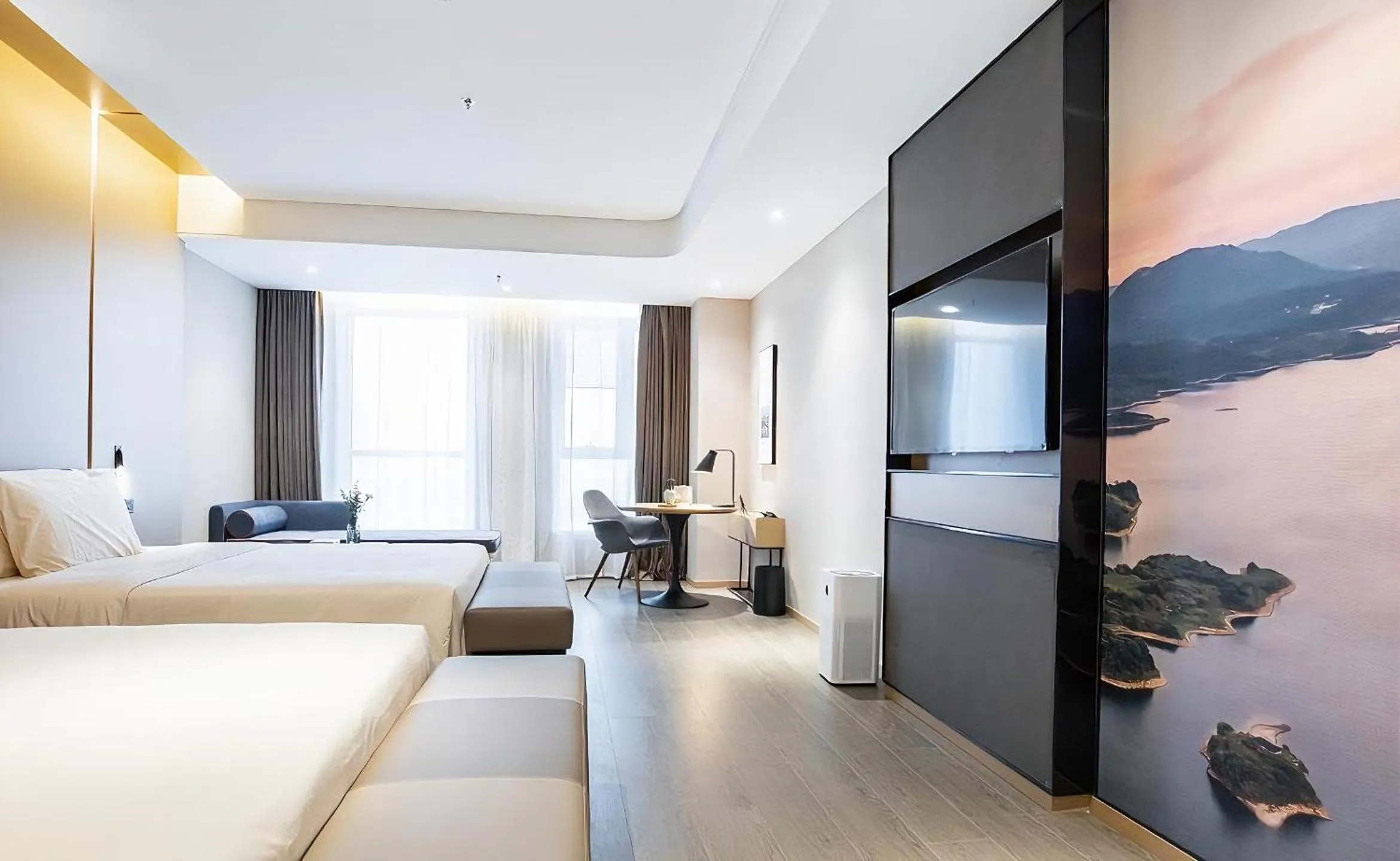 Bed in Atour Hotel Wuhan Donghu Yuejiazui