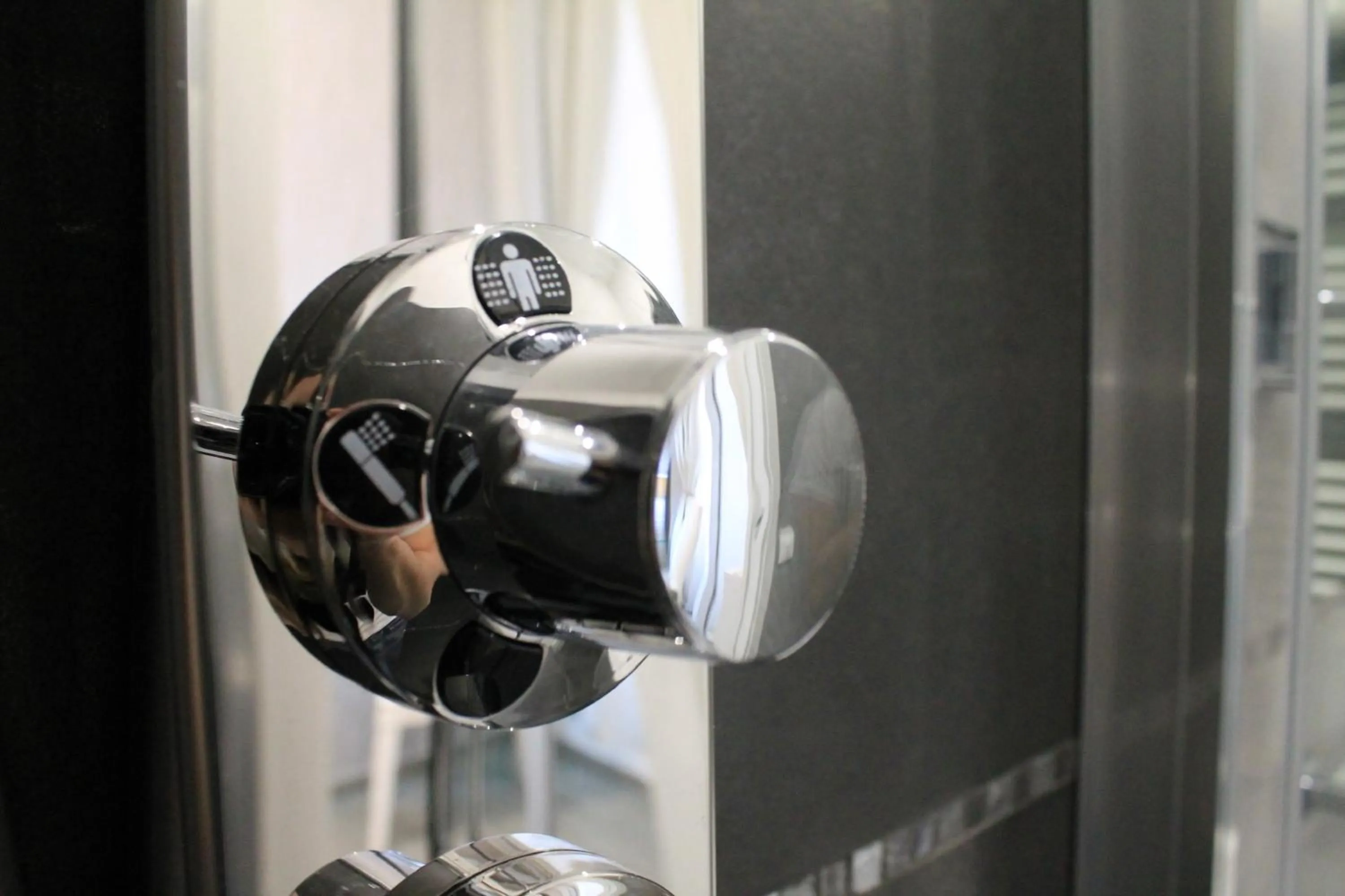 Bathroom in Elenoire Rooms & Suite