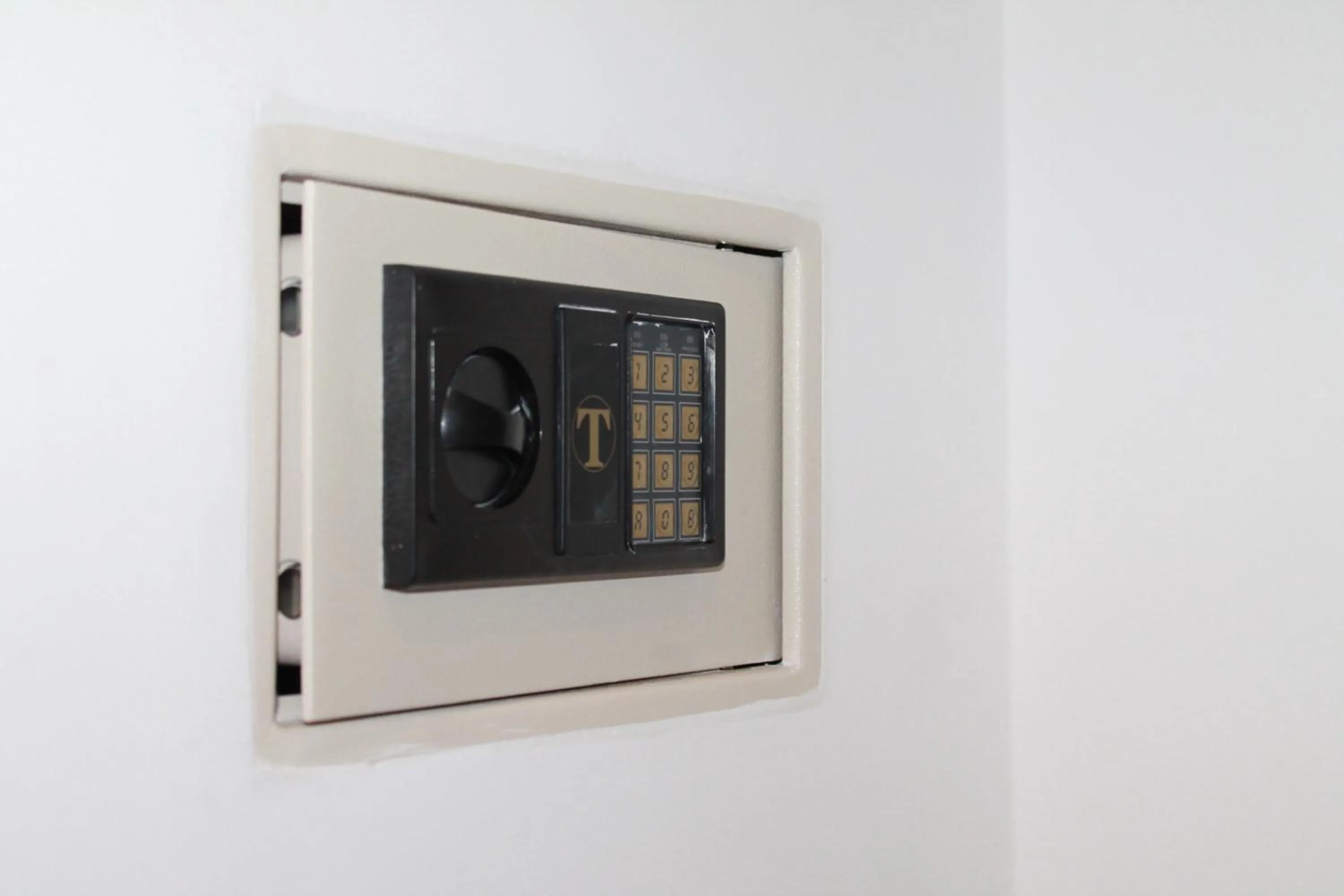 Other in Elenoire Rooms & Suite