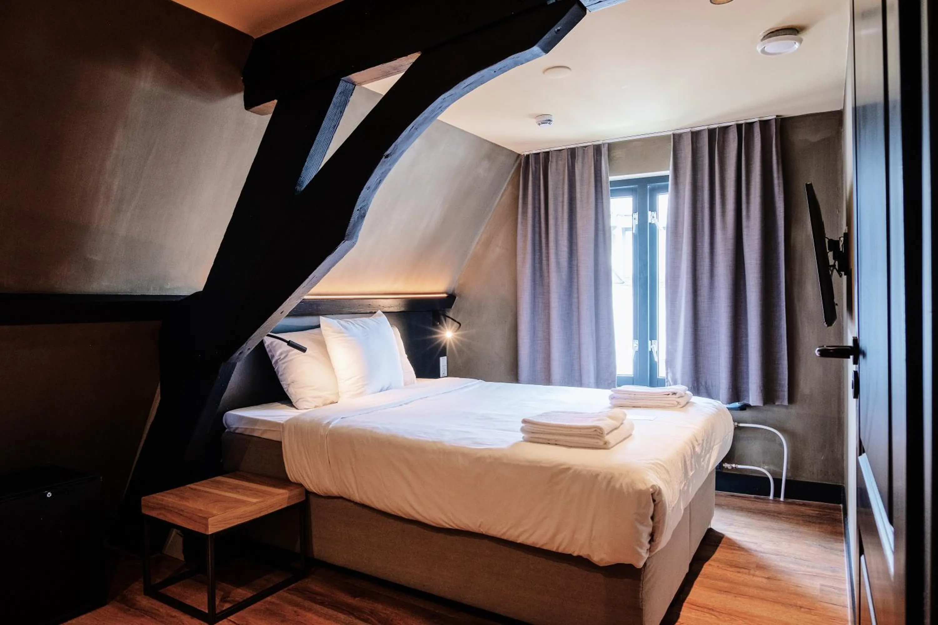 Bed in City Center Lodge Utrecht