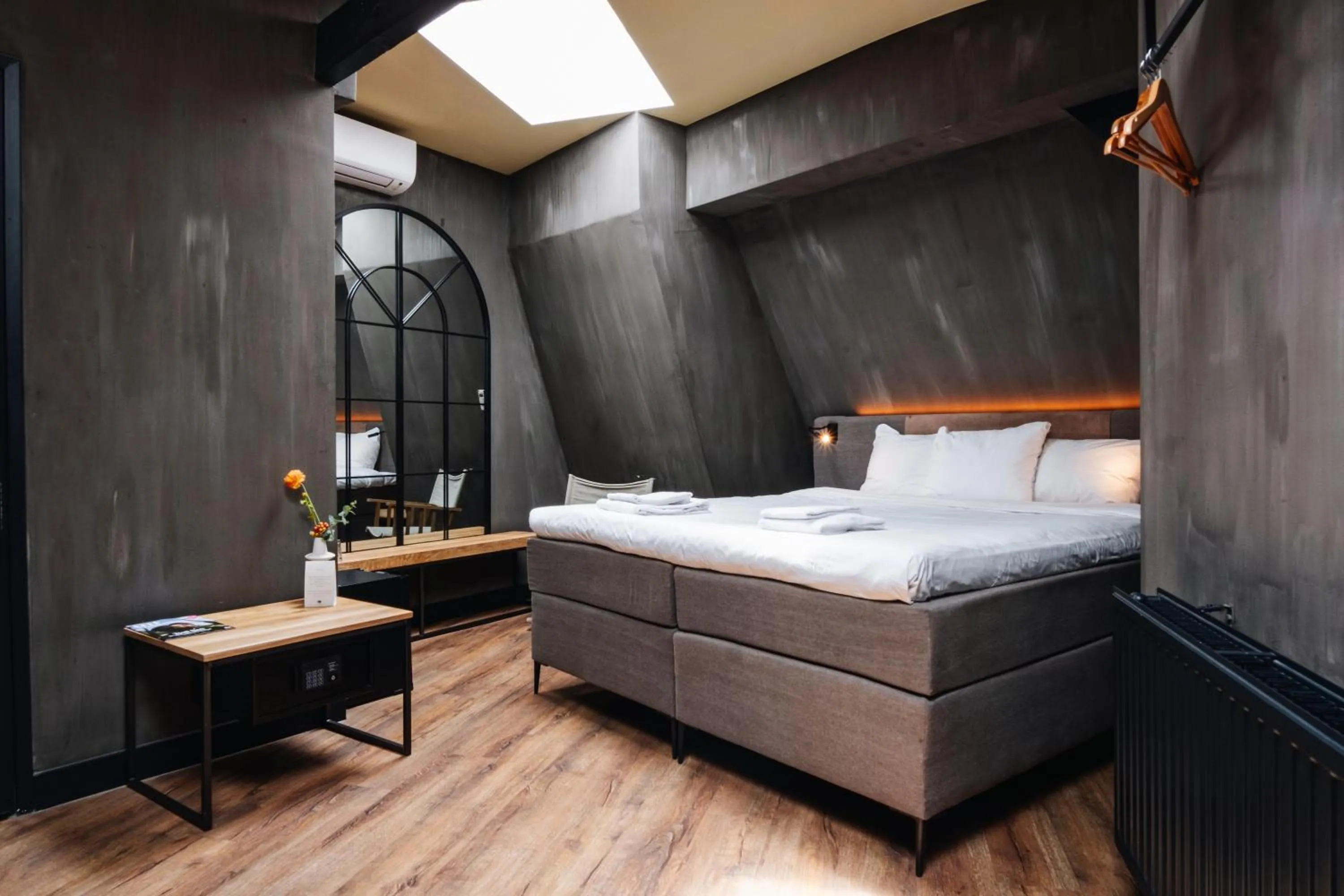 Bed in City Center Lodge Utrecht