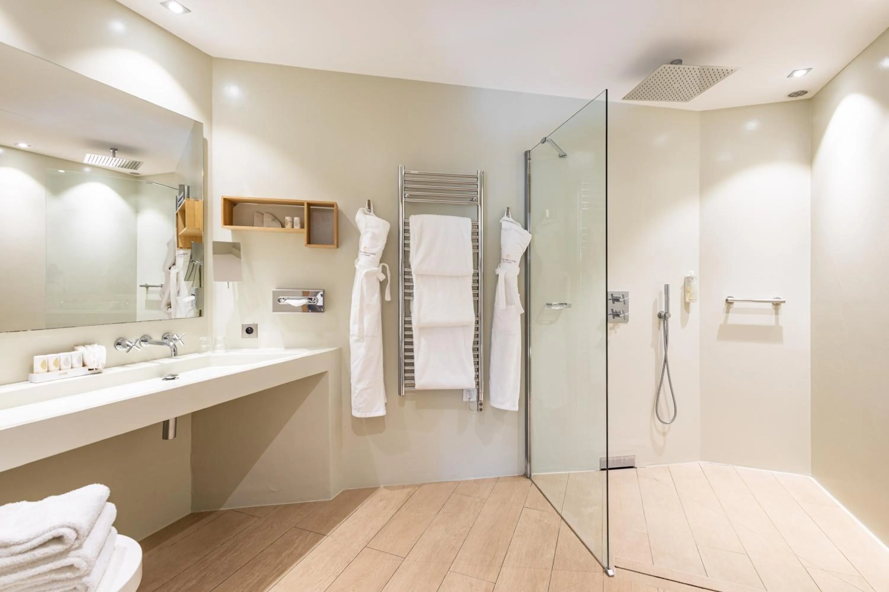 Shower in Hotel des Lices