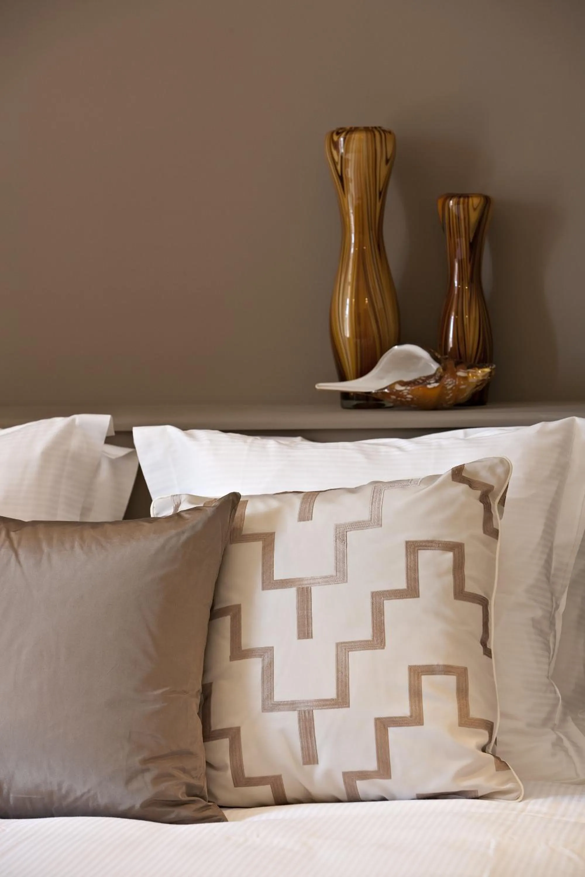 Decorative detail in Hotel des Lices