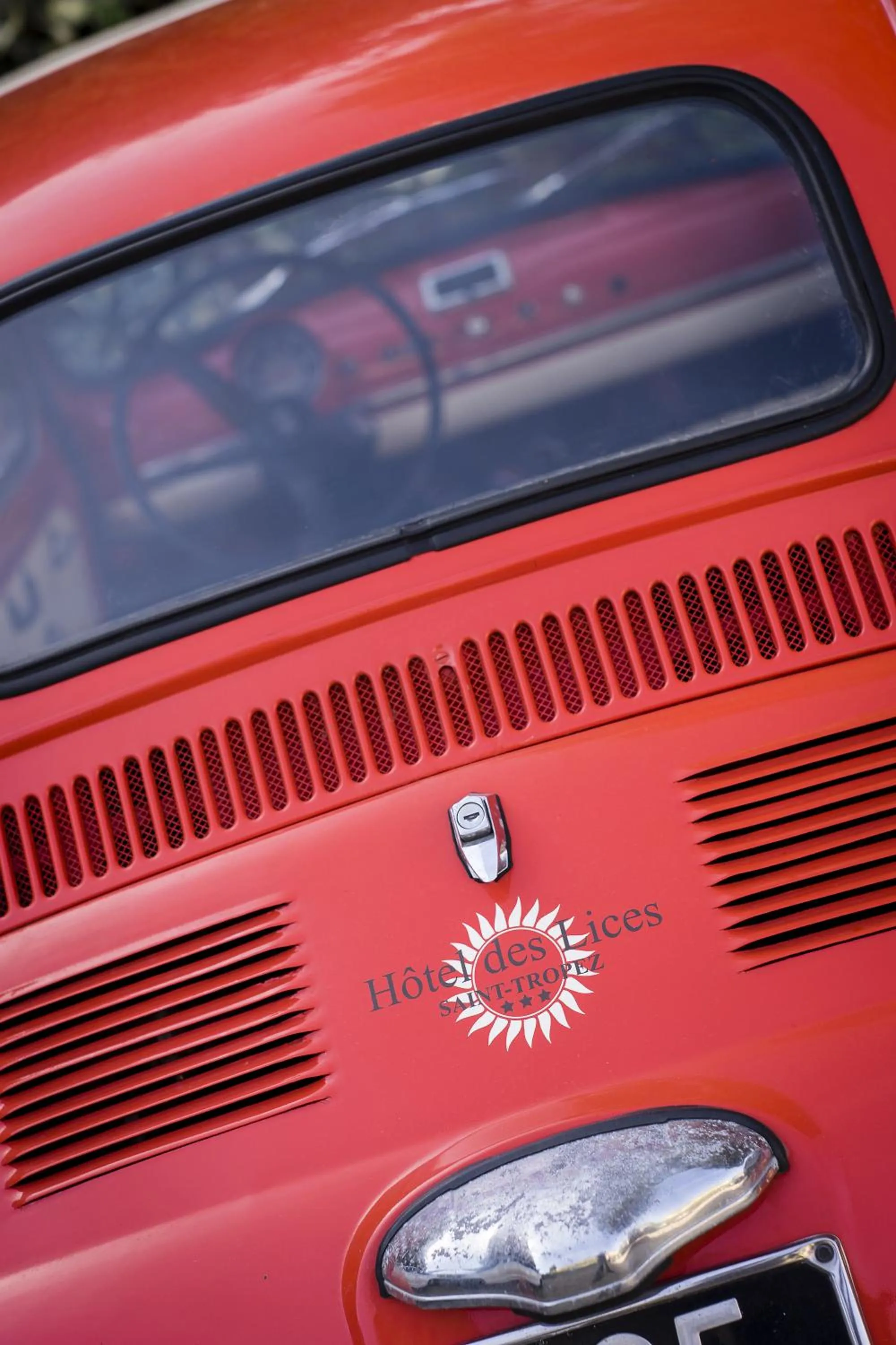 Property logo or sign in Hotel des Lices