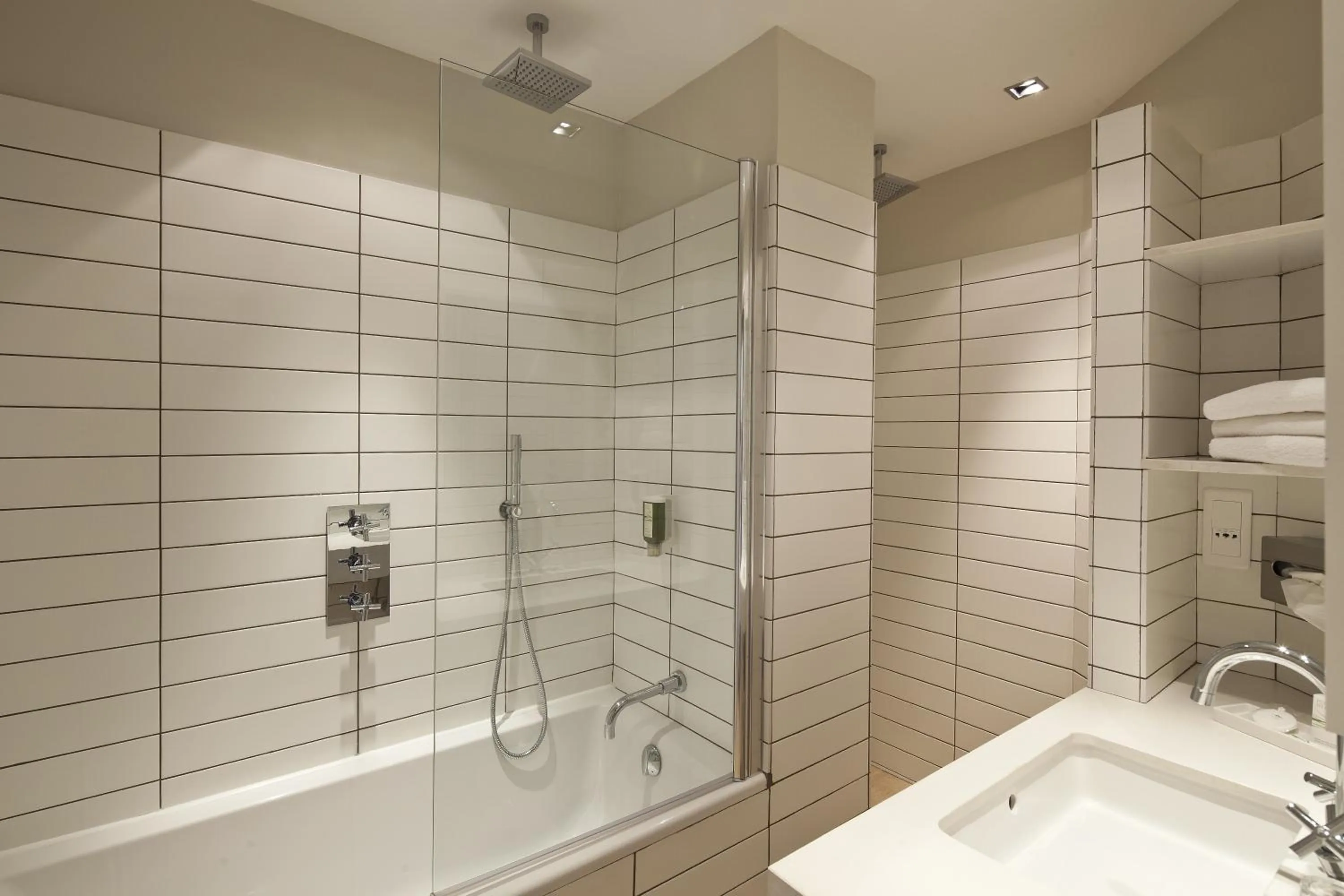 Bathroom in Hotel des Lices