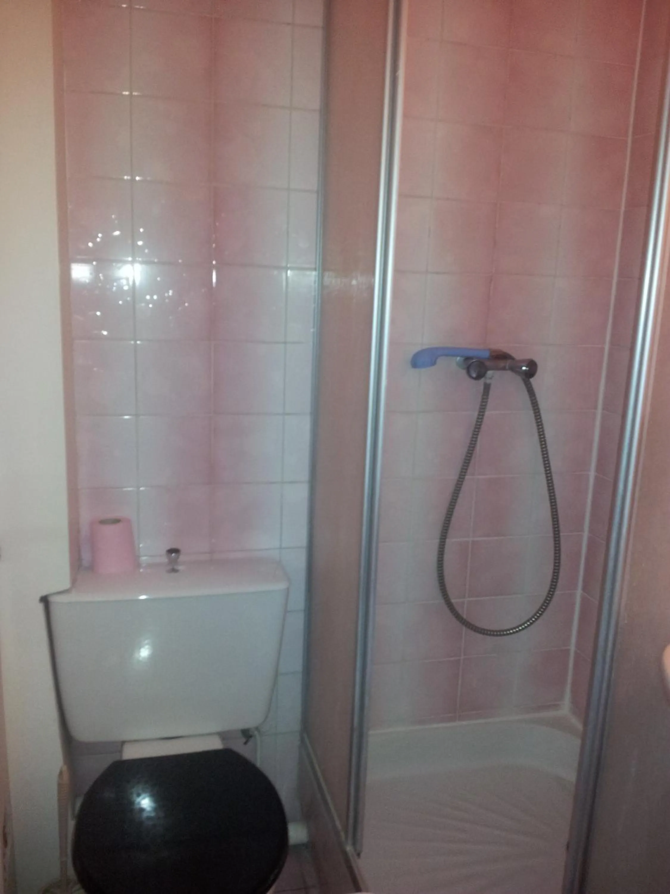 Bathroom in Hôtel du Terrage