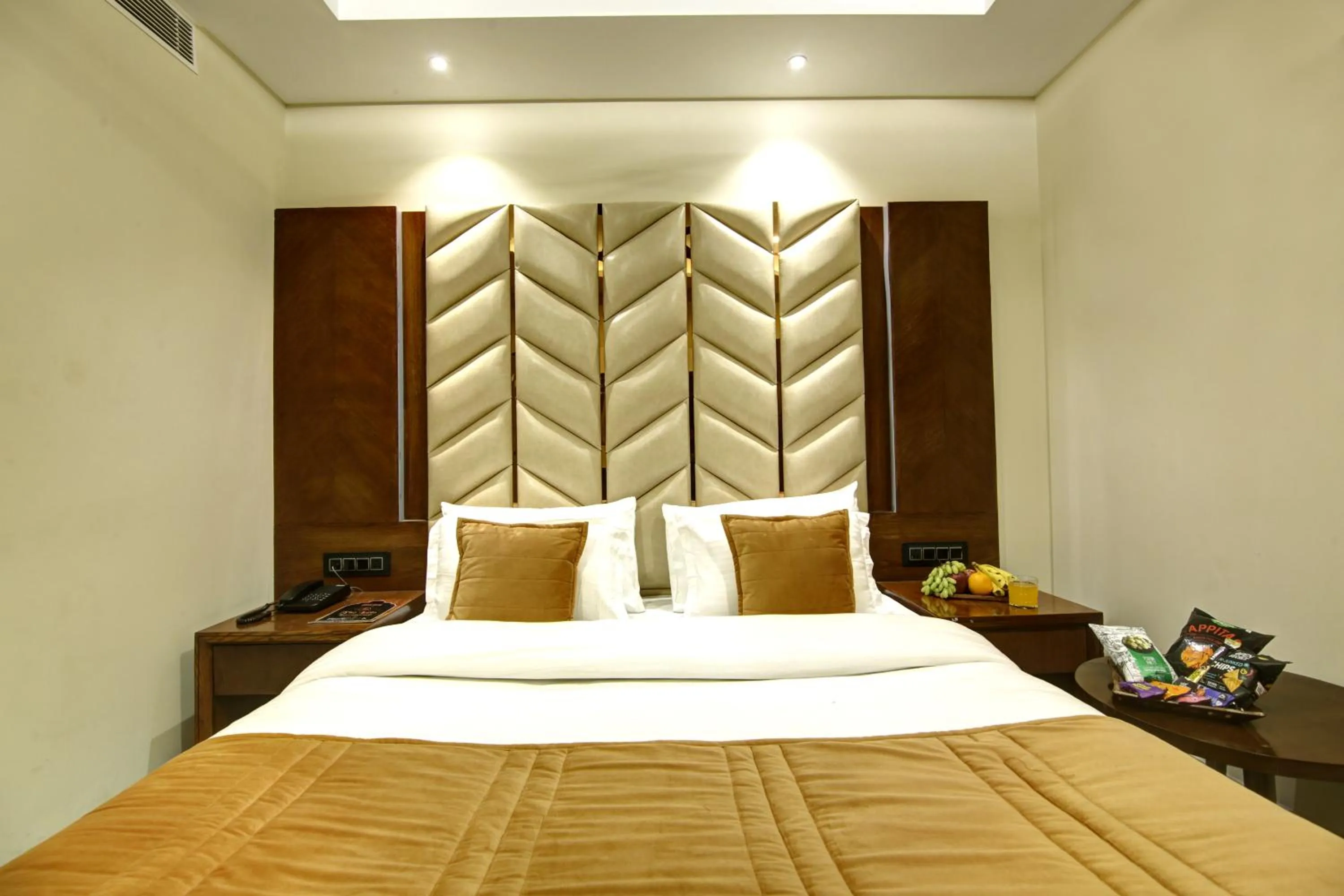Bedroom, Bed in The Leena International-Near Connaught Place & New Delhi Railway Station