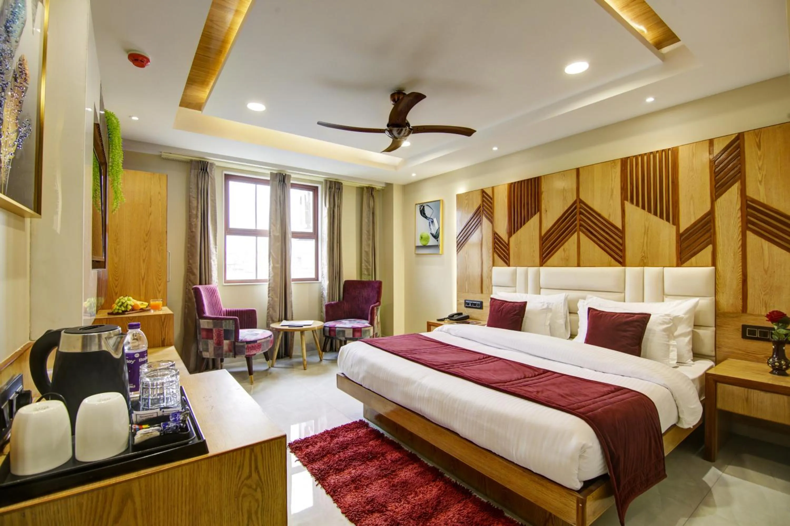 Coffee/tea facilities, Bed in The Leena International-Near Connaught Place & New Delhi Railway Station