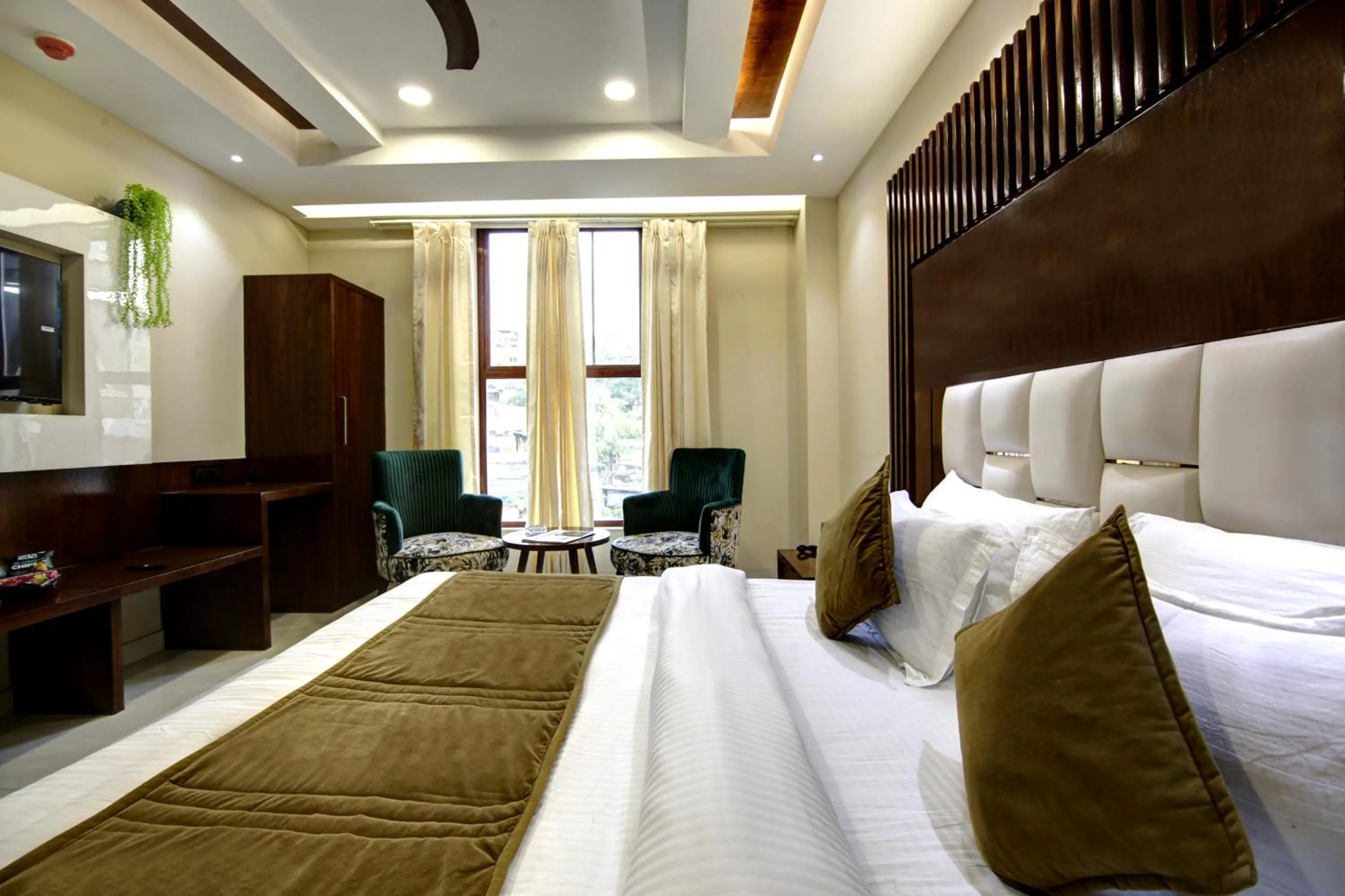 Bed in The Leena International-Near Connaught Place & New Delhi Railway Station