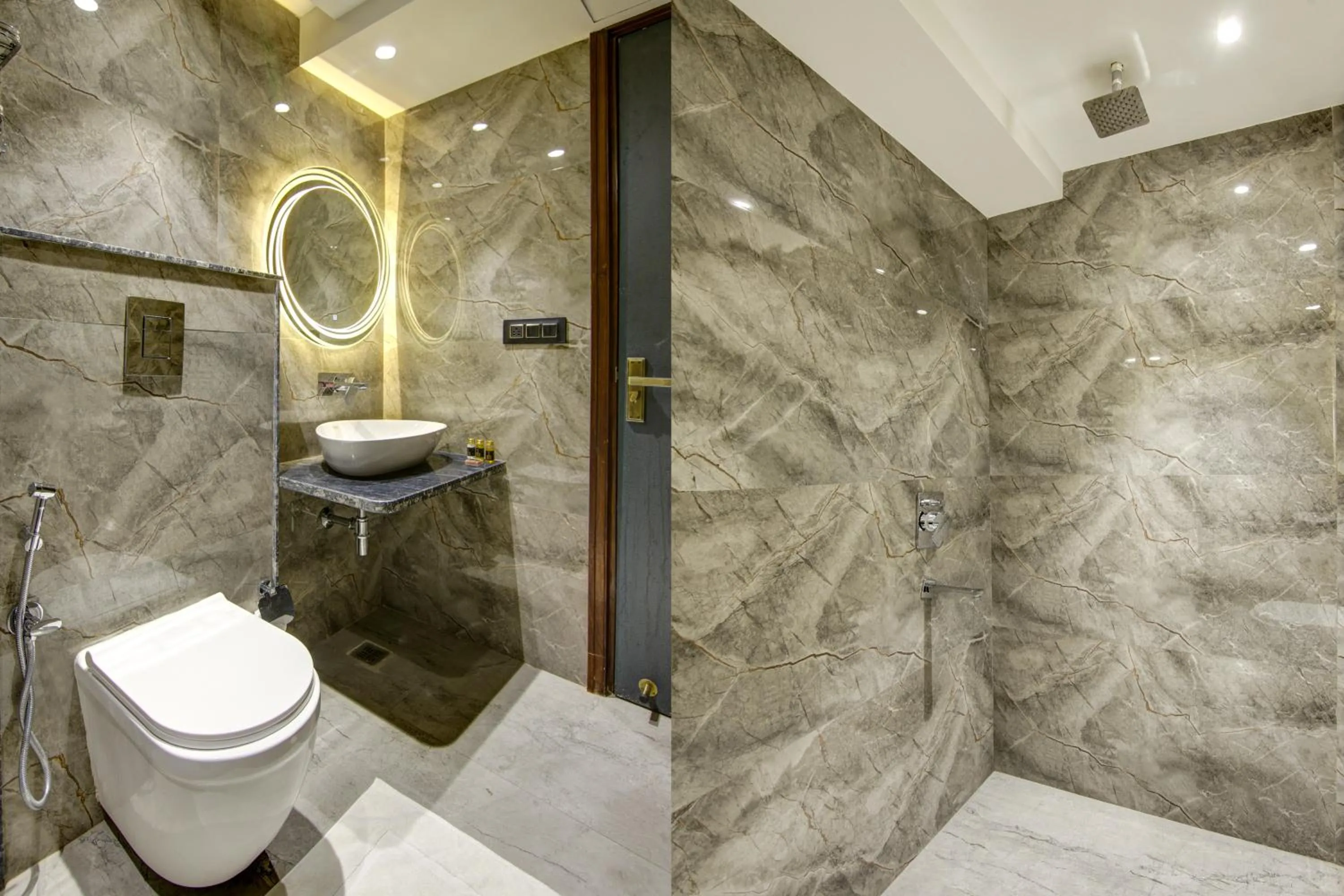 Bathroom in The Leena International-Near Connaught Place & New Delhi Railway Station