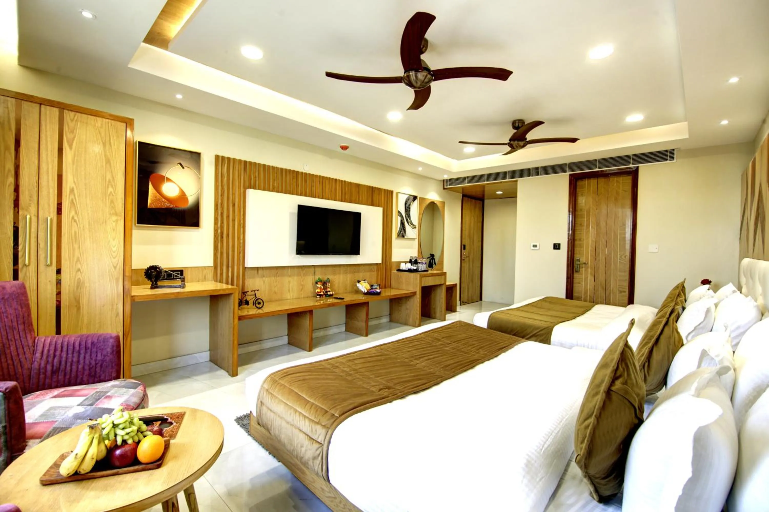 Bed in The Leena International-Near Connaught Place & New Delhi Railway Station