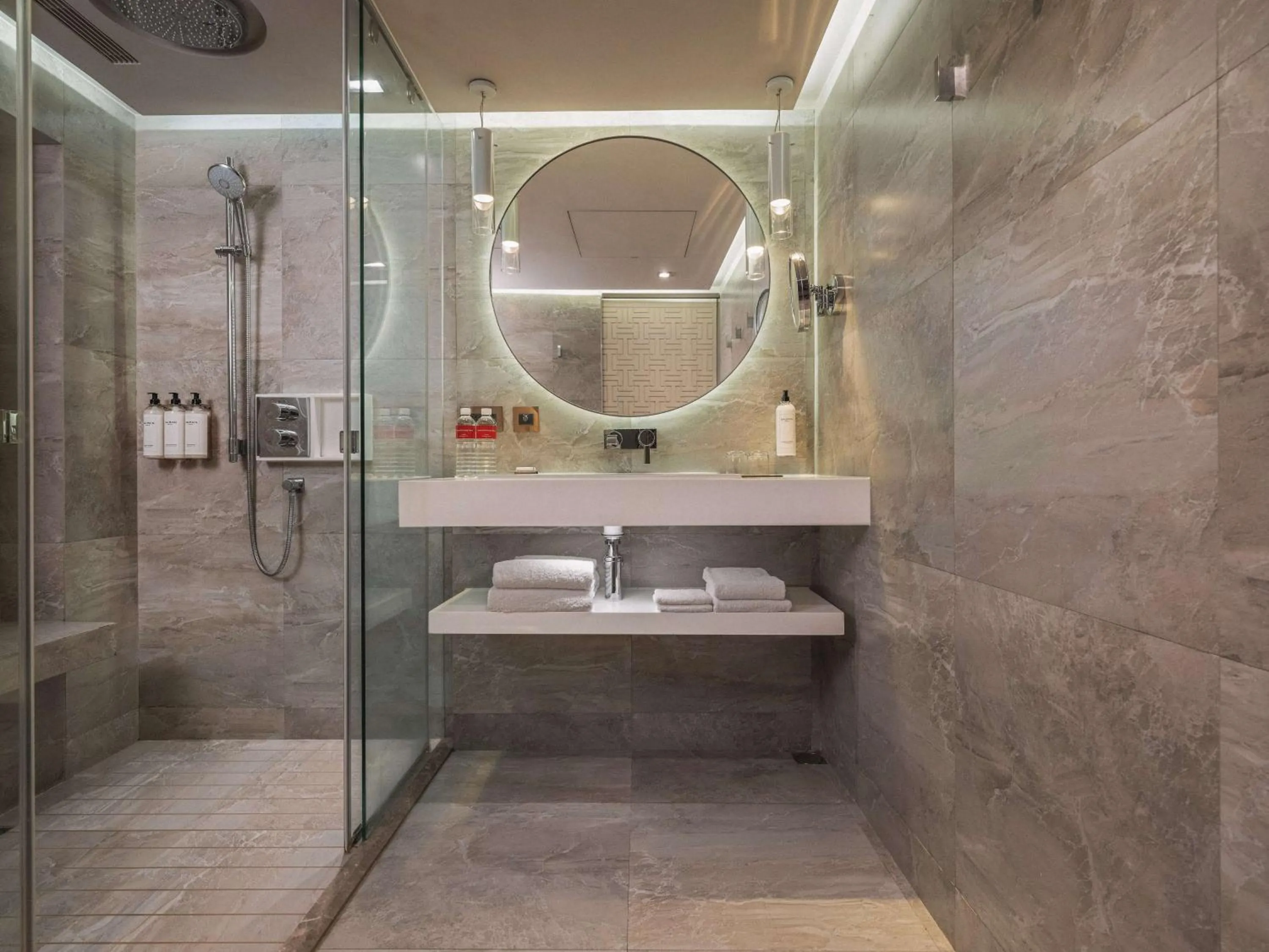 Bathroom in Grand Hyatt Taipei