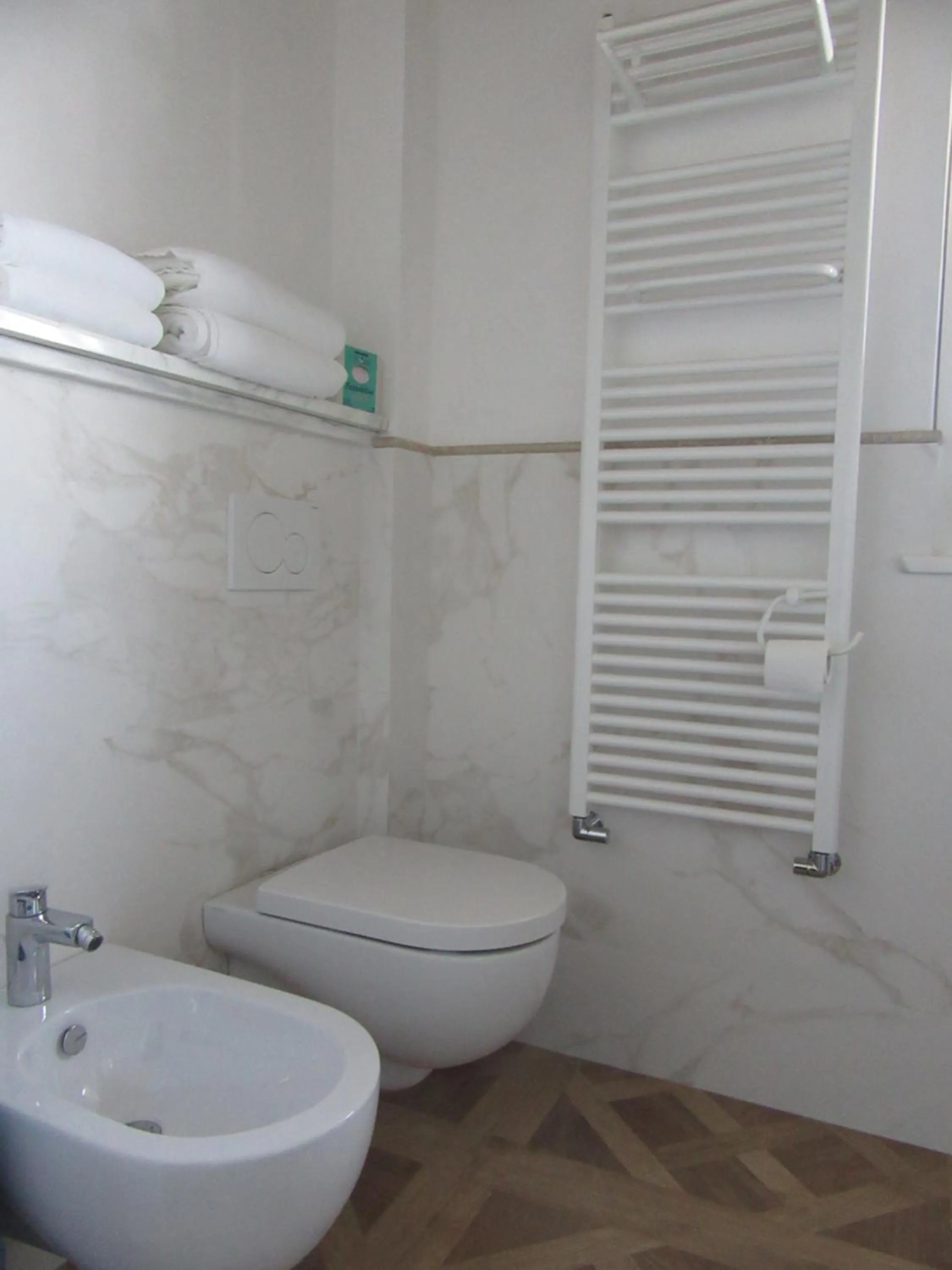 Toilet in B&B Le Palme