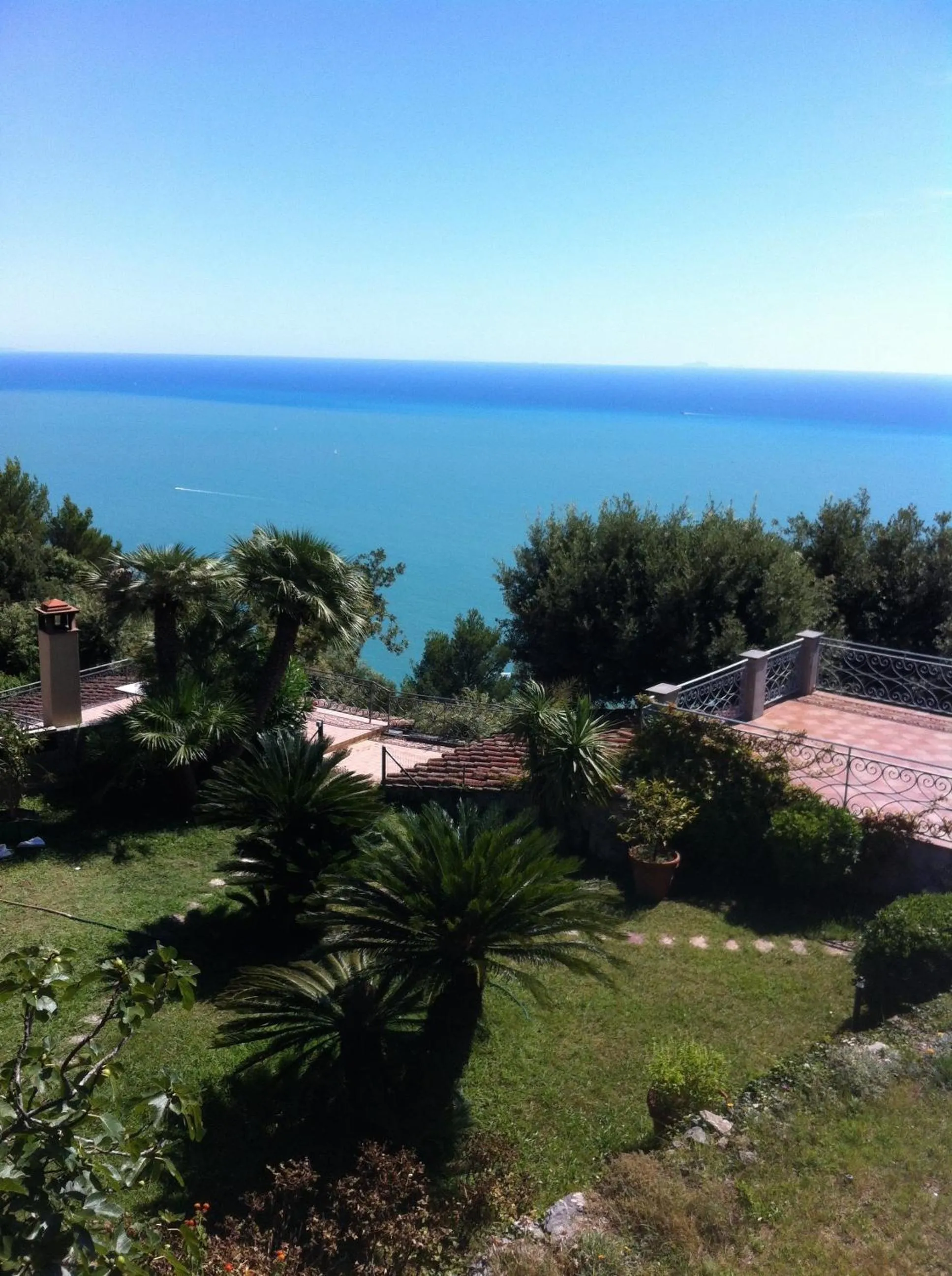 Sea view in B&B Le Palme