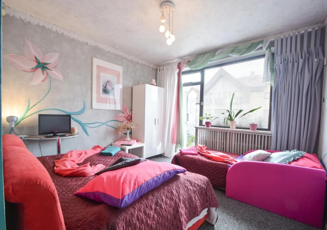 Bed in Dom Tu i Teraz