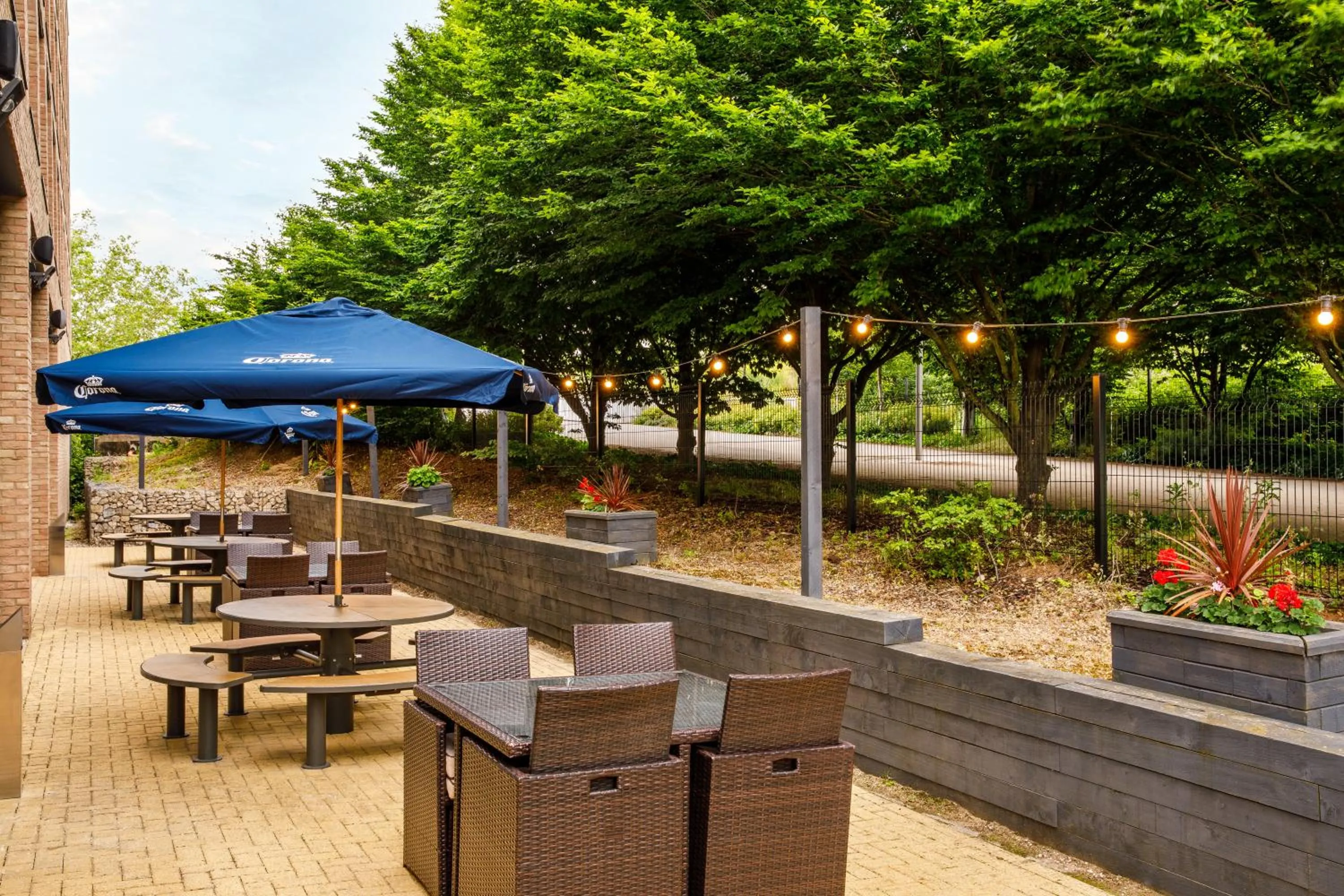 Patio in Holiday Inn Express London - ExCel by IHG