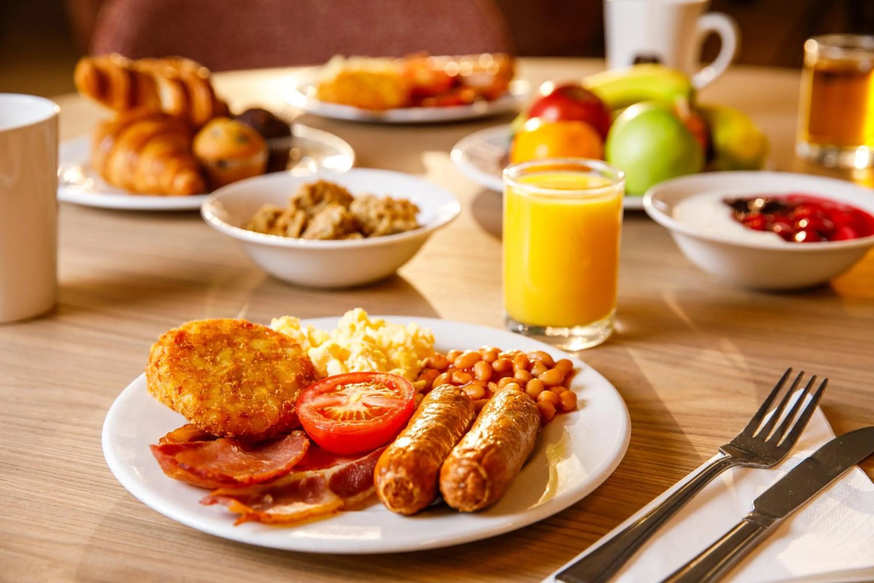 Breakfast in Holiday Inn Express London - ExCel by IHG