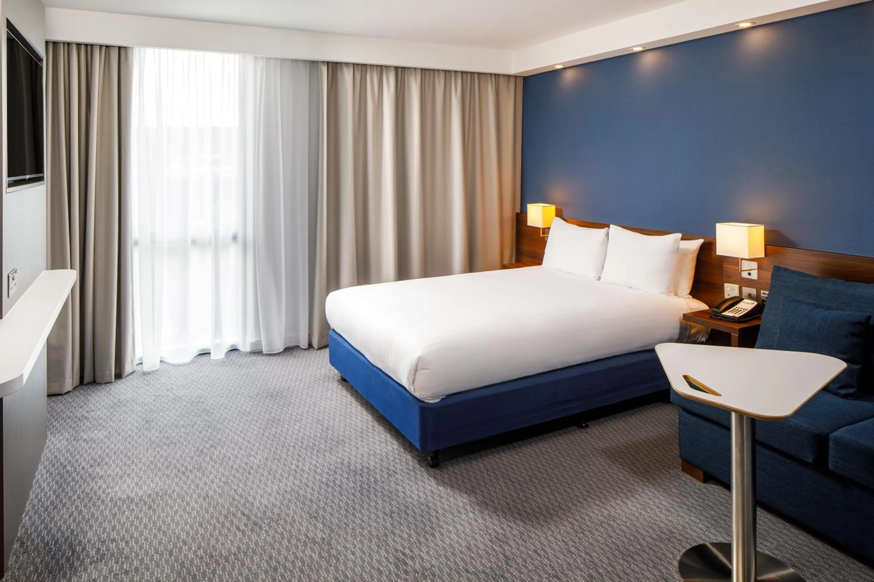 Bed in Holiday Inn Express London - ExCel by IHG