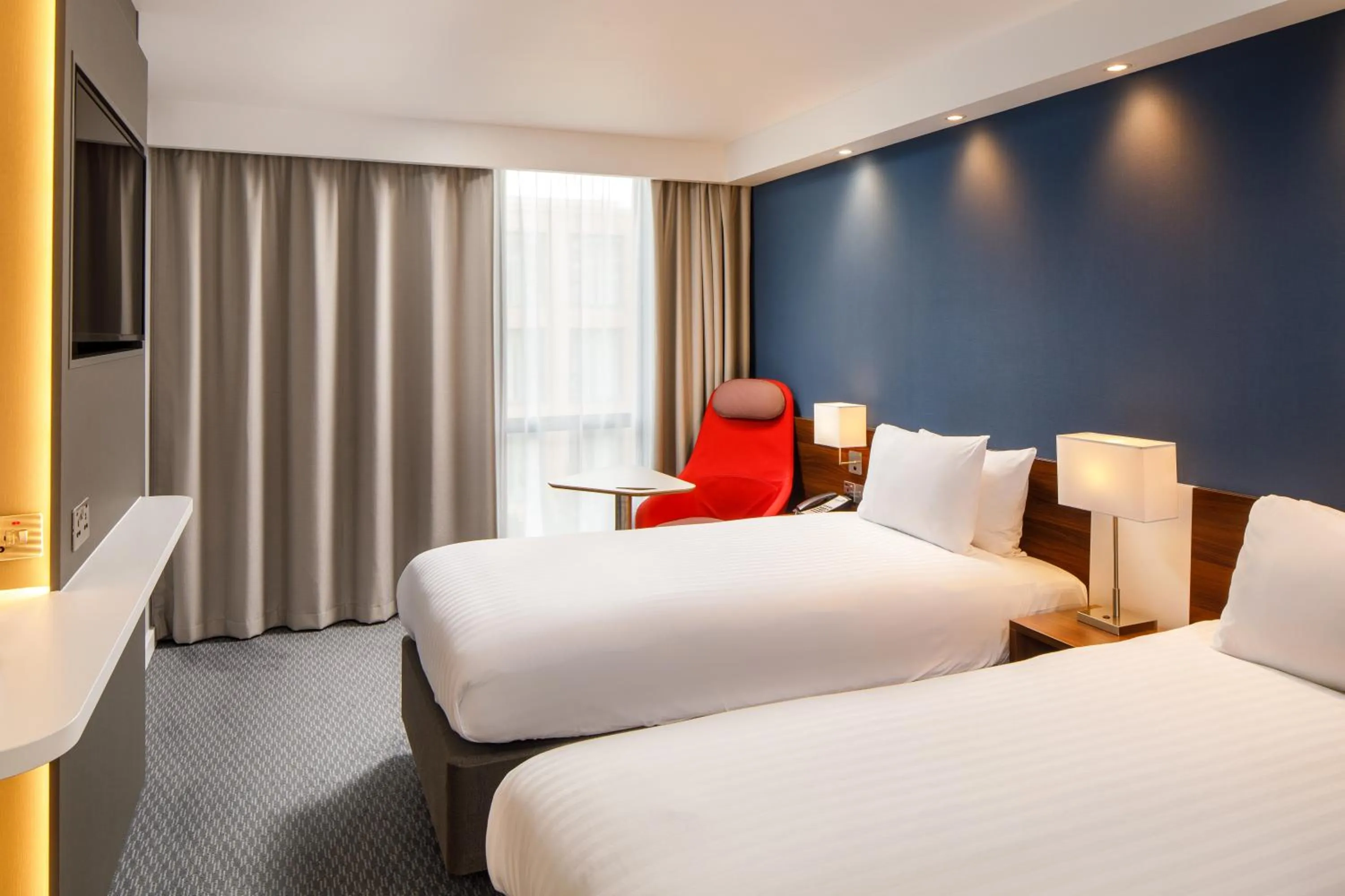 Bed in Holiday Inn Express London - ExCel by IHG