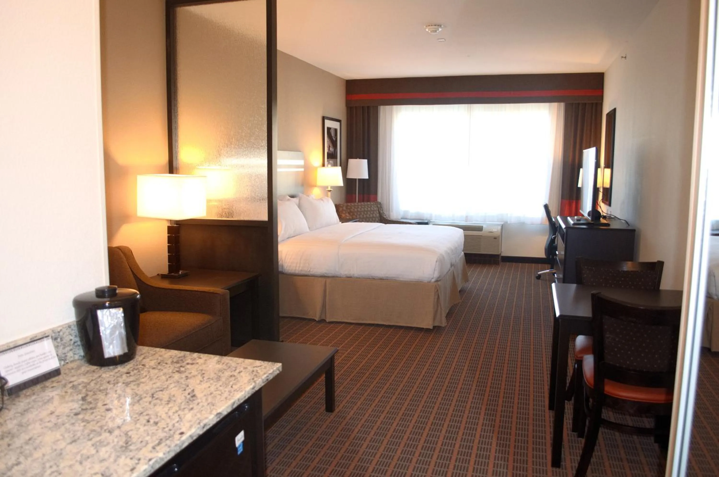 Bedroom, Bed in Holiday Inn Express & Suites Golden by IHG