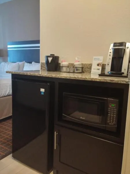Coffee/tea facilities in Holiday Inn Express & Suites Golden by IHG