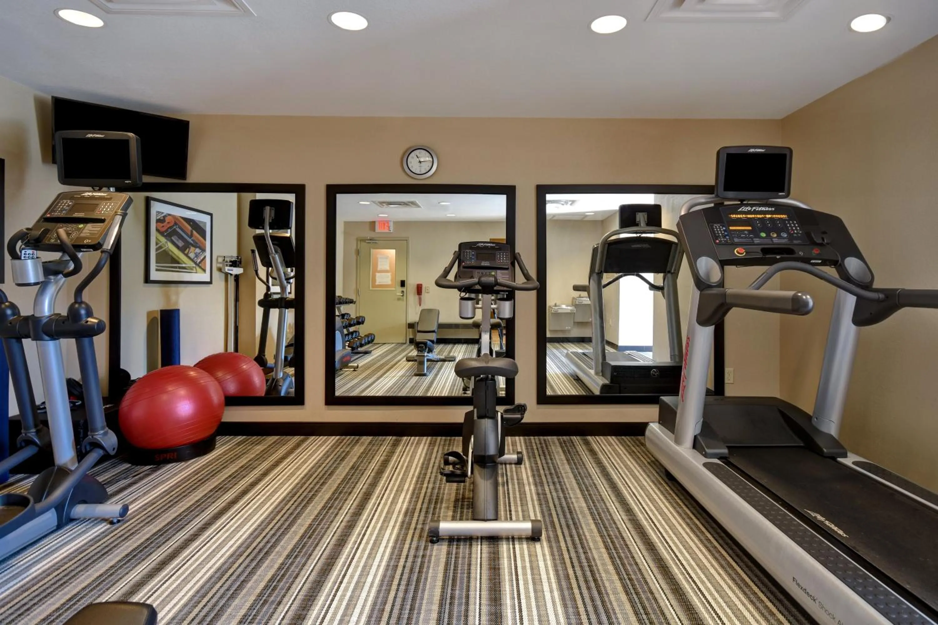 Fitness centre/facilities in Candlewood Suites St Clairsville Wheeling Area by IHG
