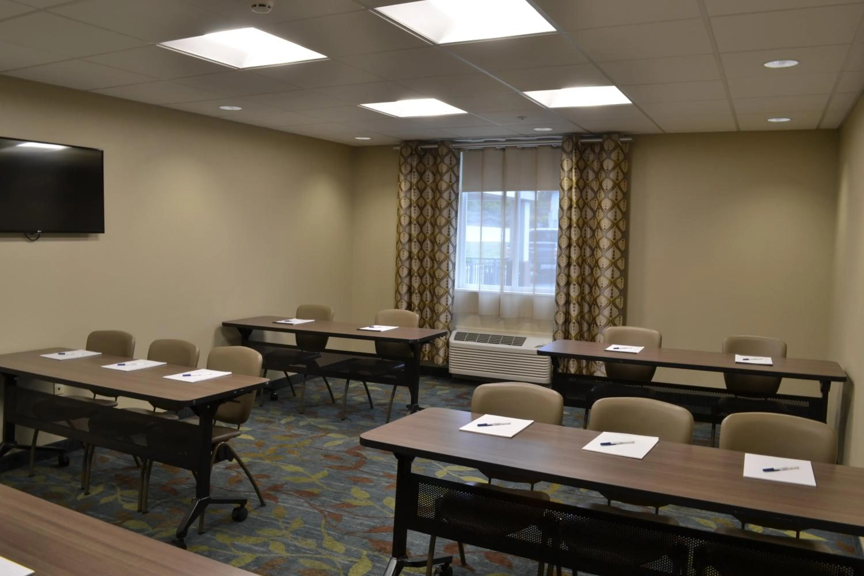Meeting/conference room in Candlewood Suites St Clairsville Wheeling Area by IHG