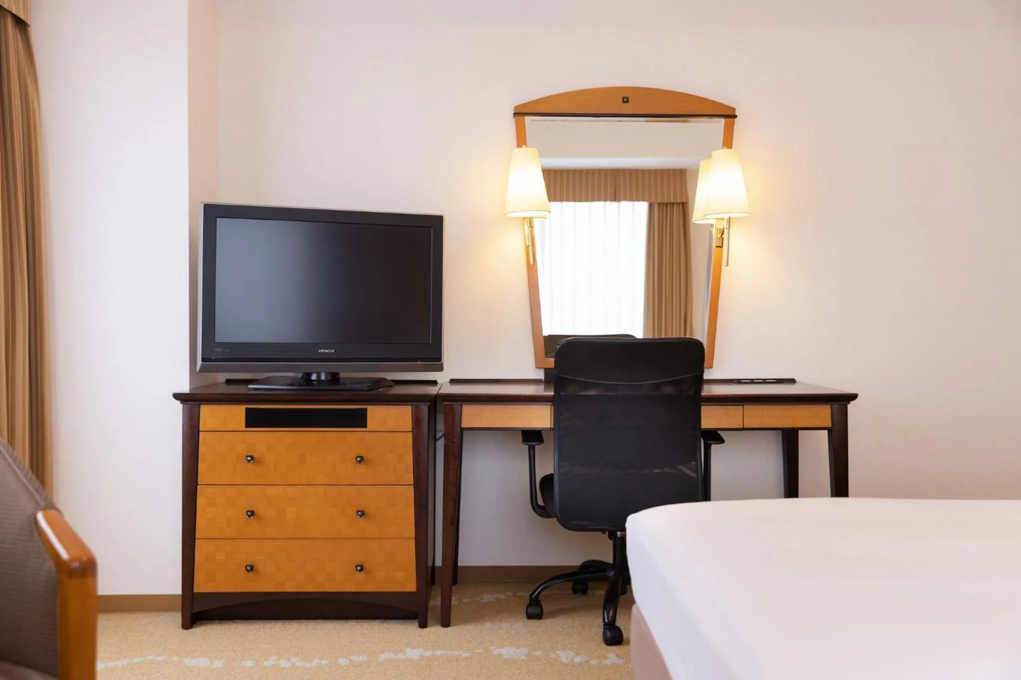Photo of the whole room, Bed in ANA Crowne Plaza Toyama by IHG