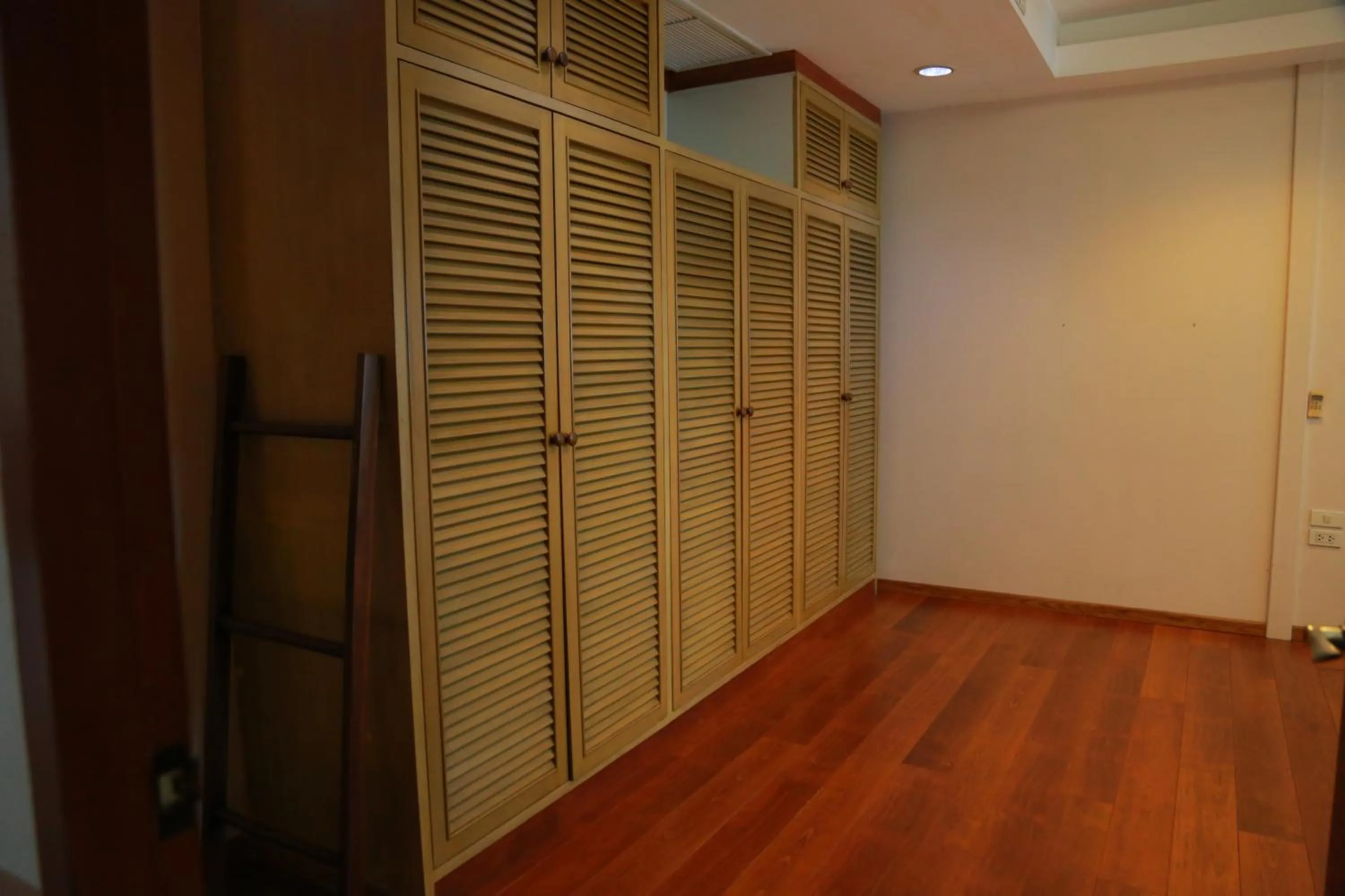 wardrobe in UPAR Hotels Silom