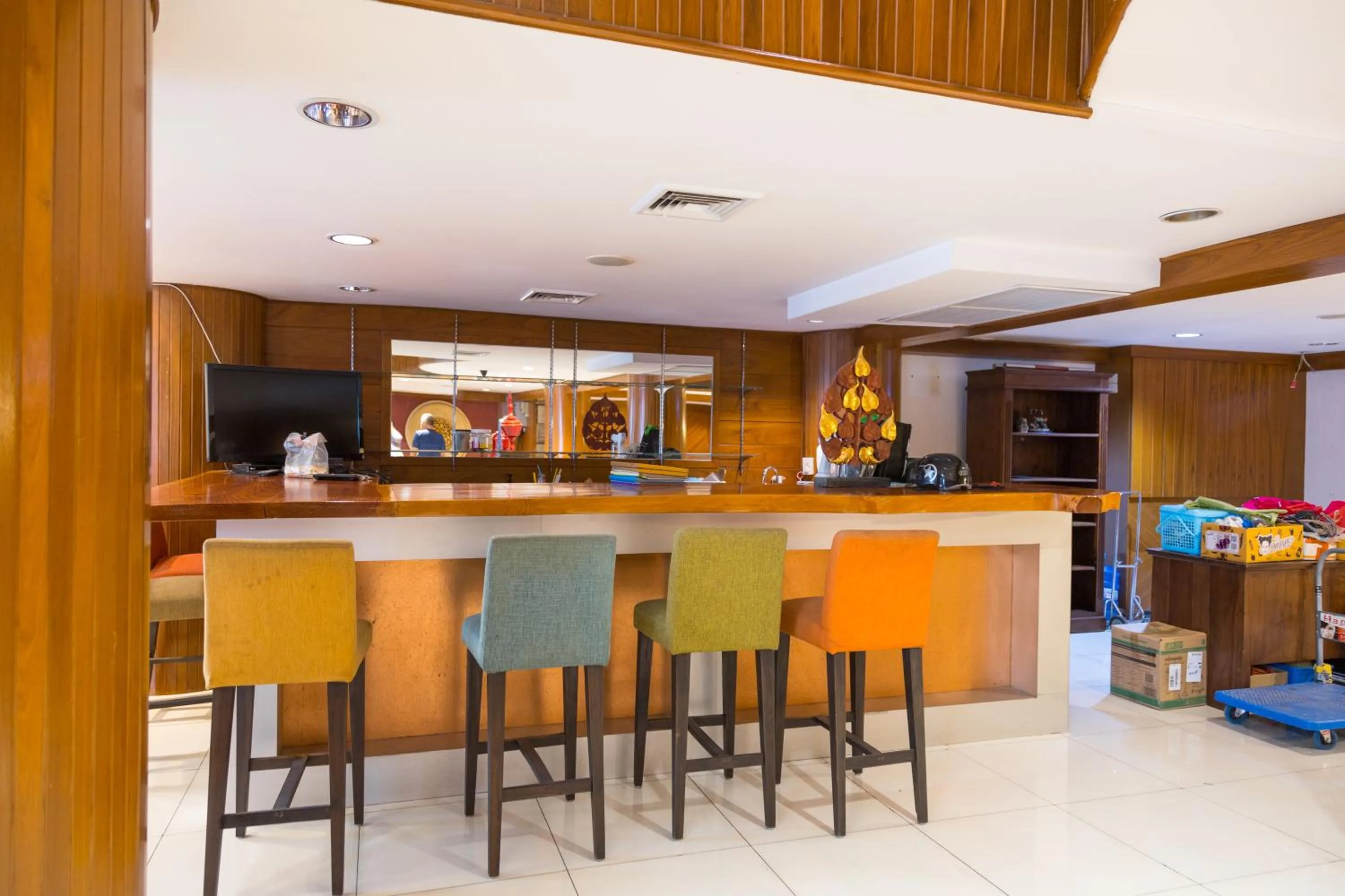 Communal lounge/ TV room in UPAR Hotels Silom