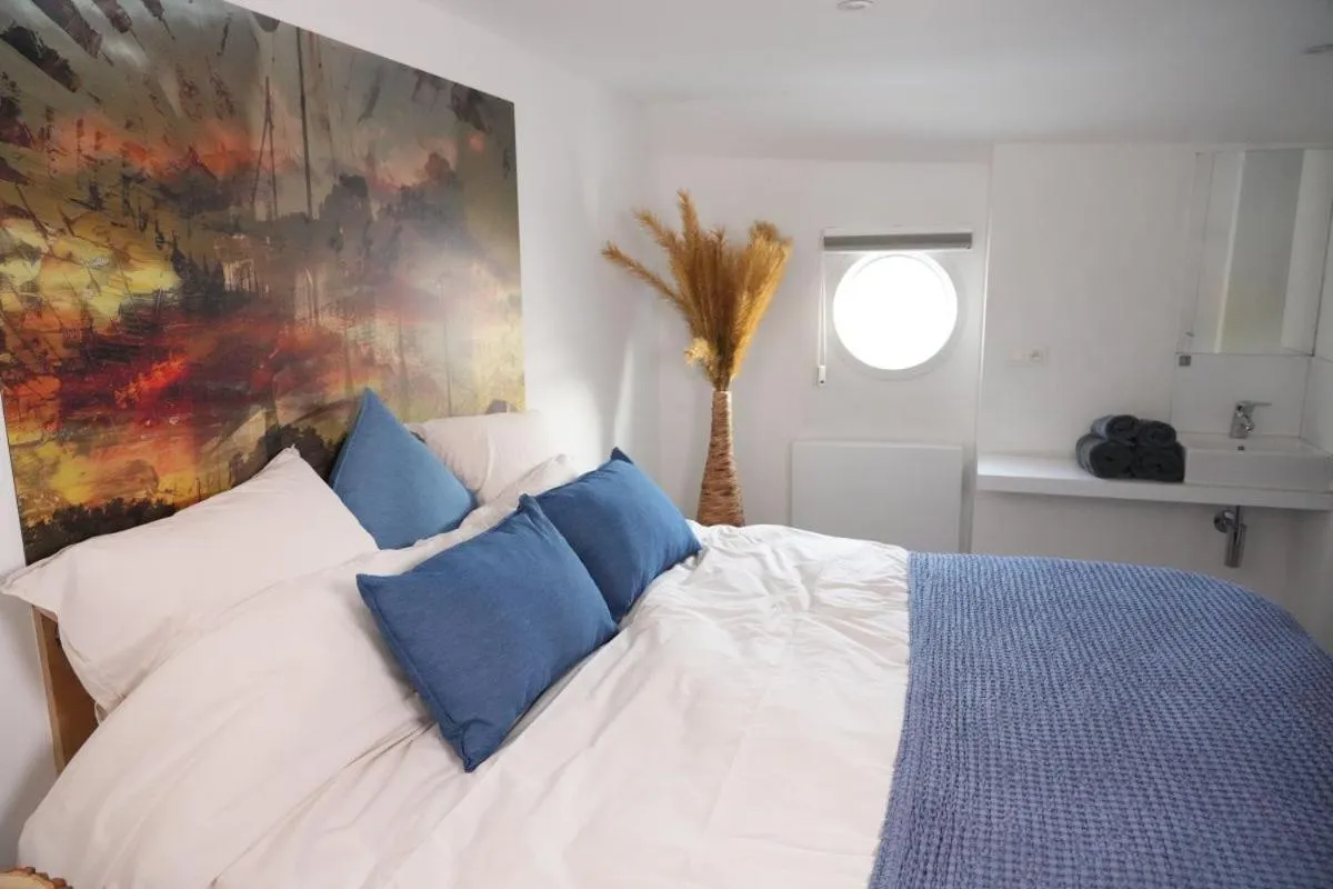 Bed in Hotel Restaurant Brasserie Feestzaal Ahoi, Kortrijk