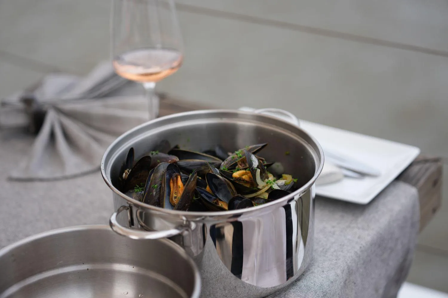 Hotel Restaurant Brasserie Feestzaal Ahoi, Kortrijk