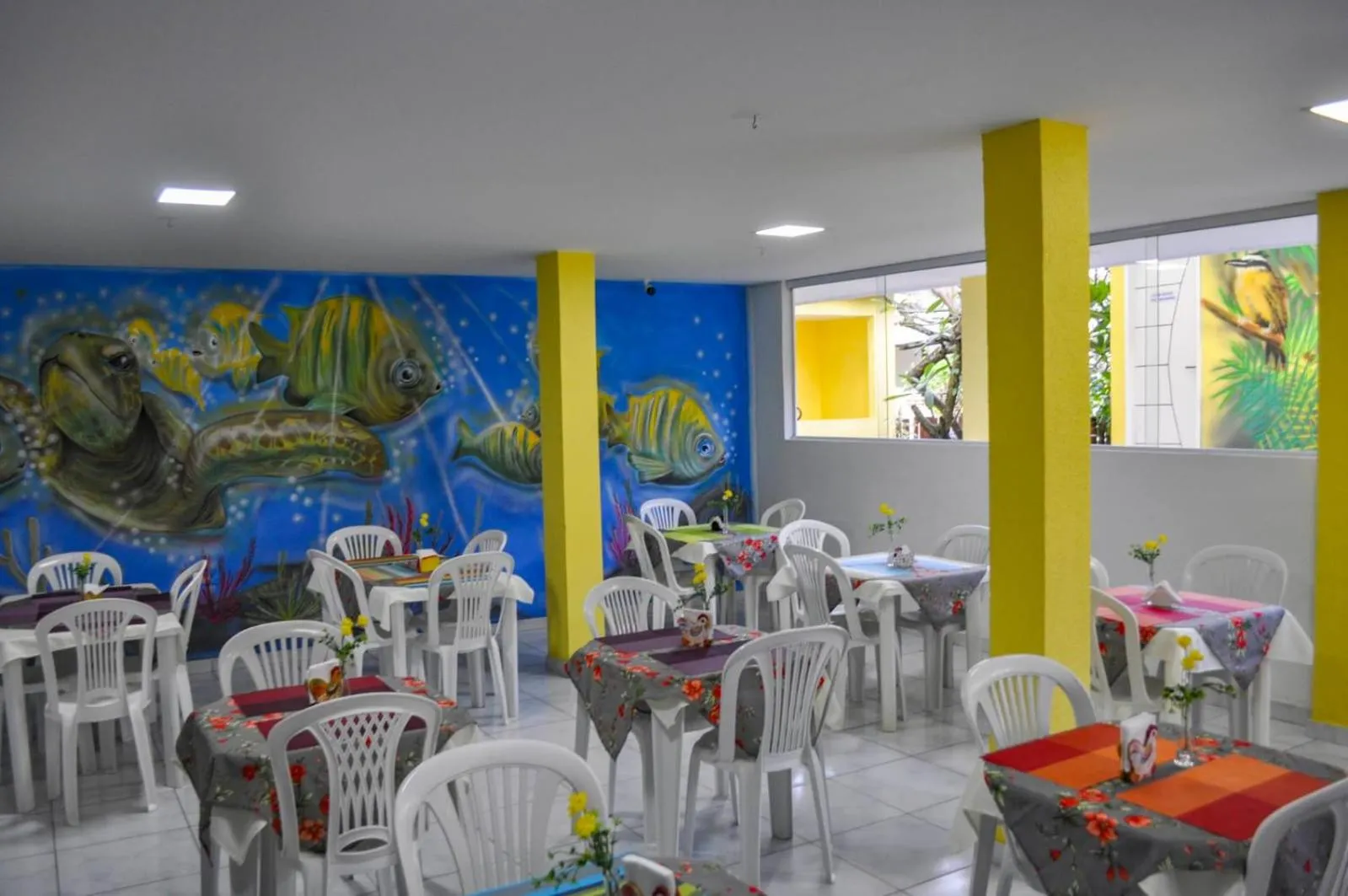 Restaurant/places to eat in Pousada Joia Rara