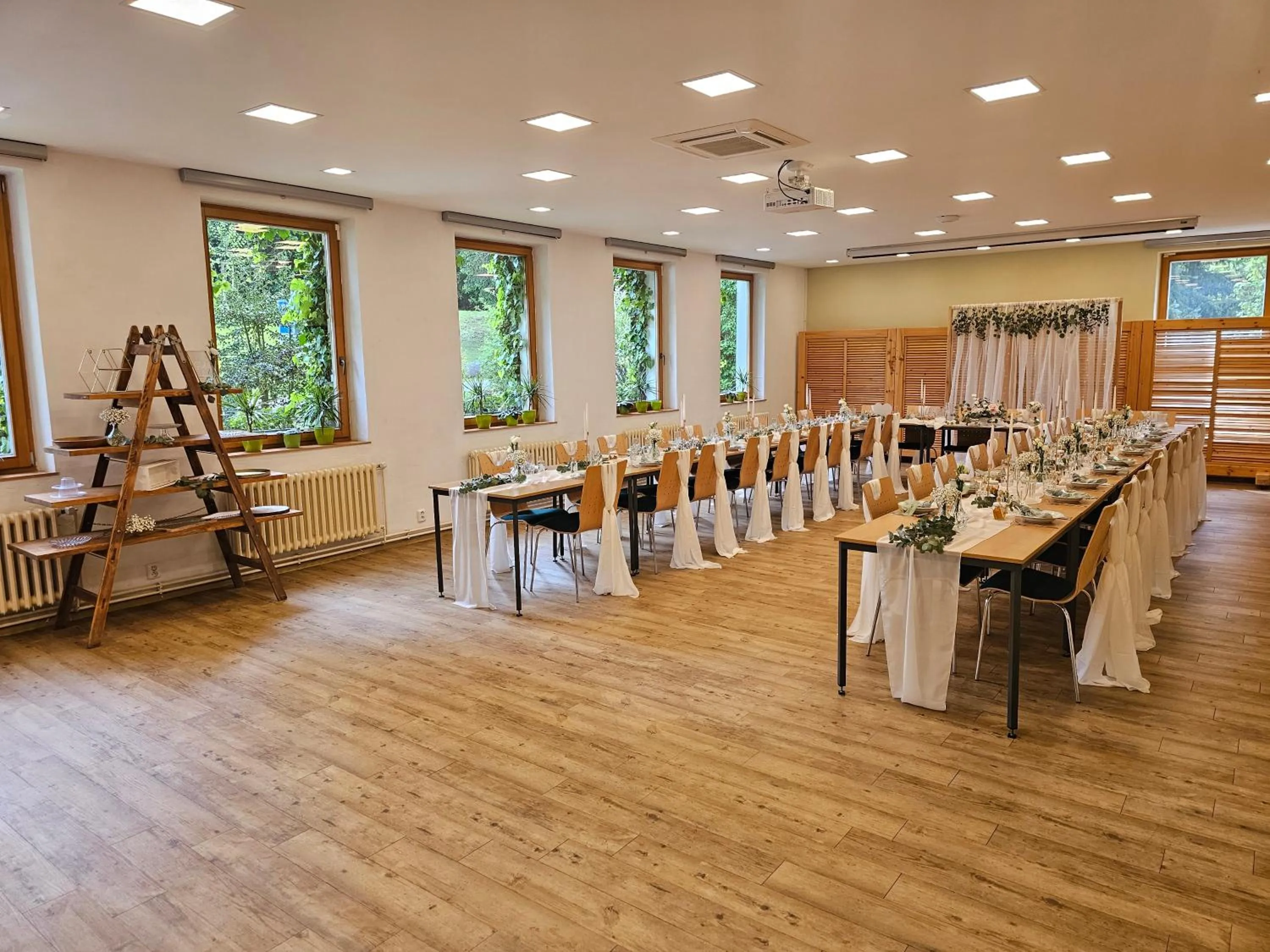 Meeting/conference room in Balónový hotel a pivovar Radešín