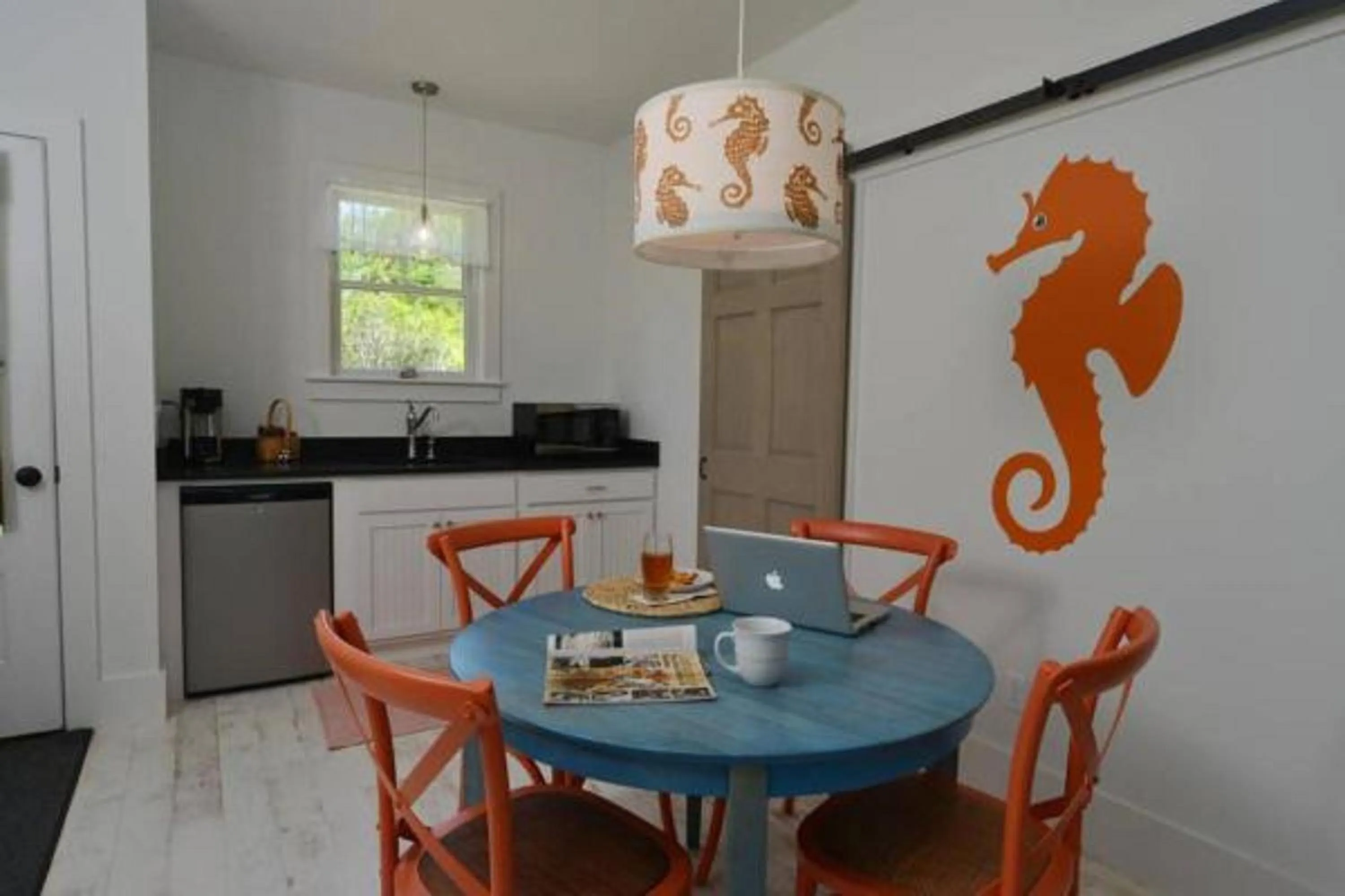 Kitchen or kitchenette in Newagen Seaside Inn