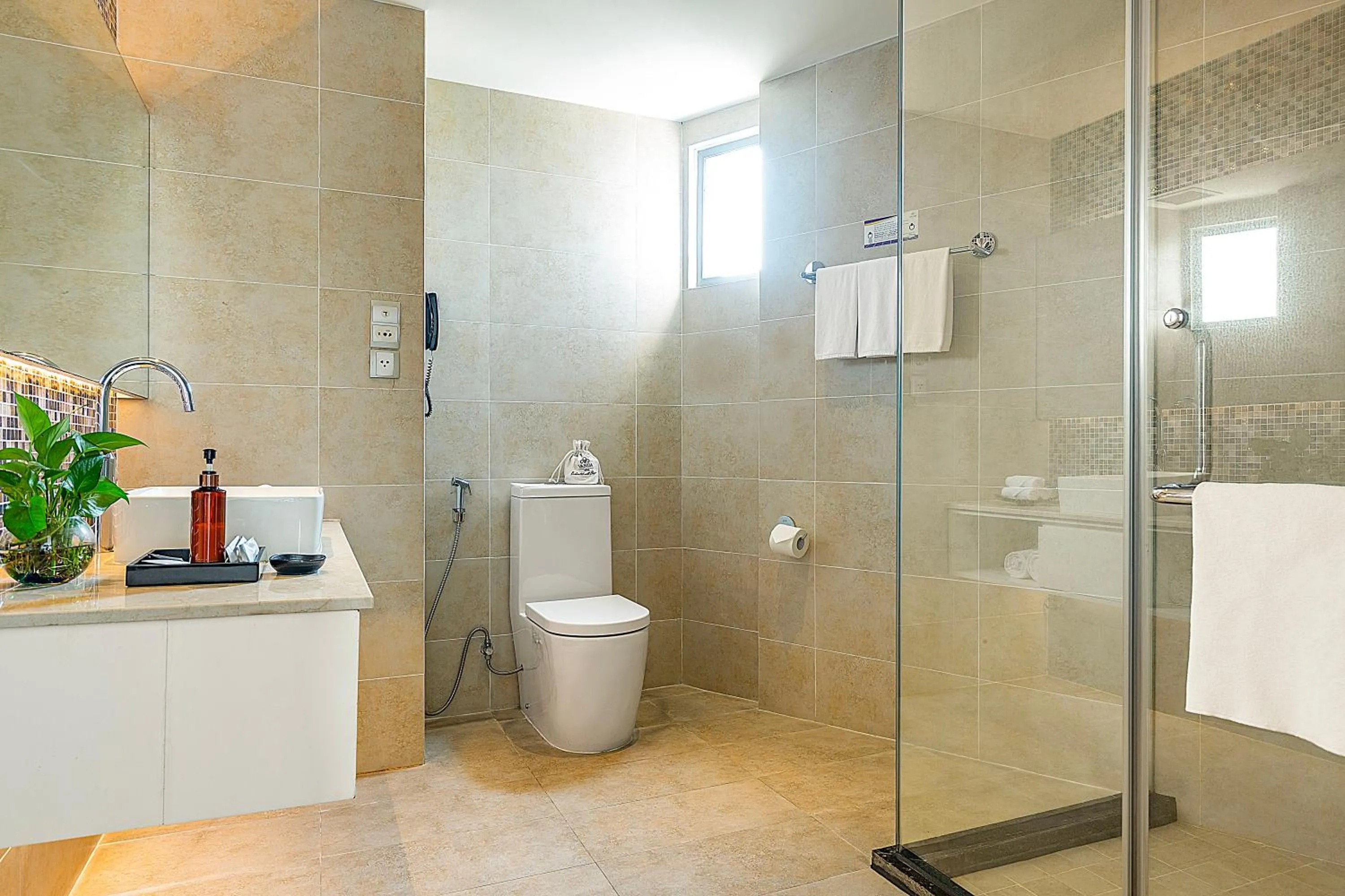 Shower in Vanda Hotel