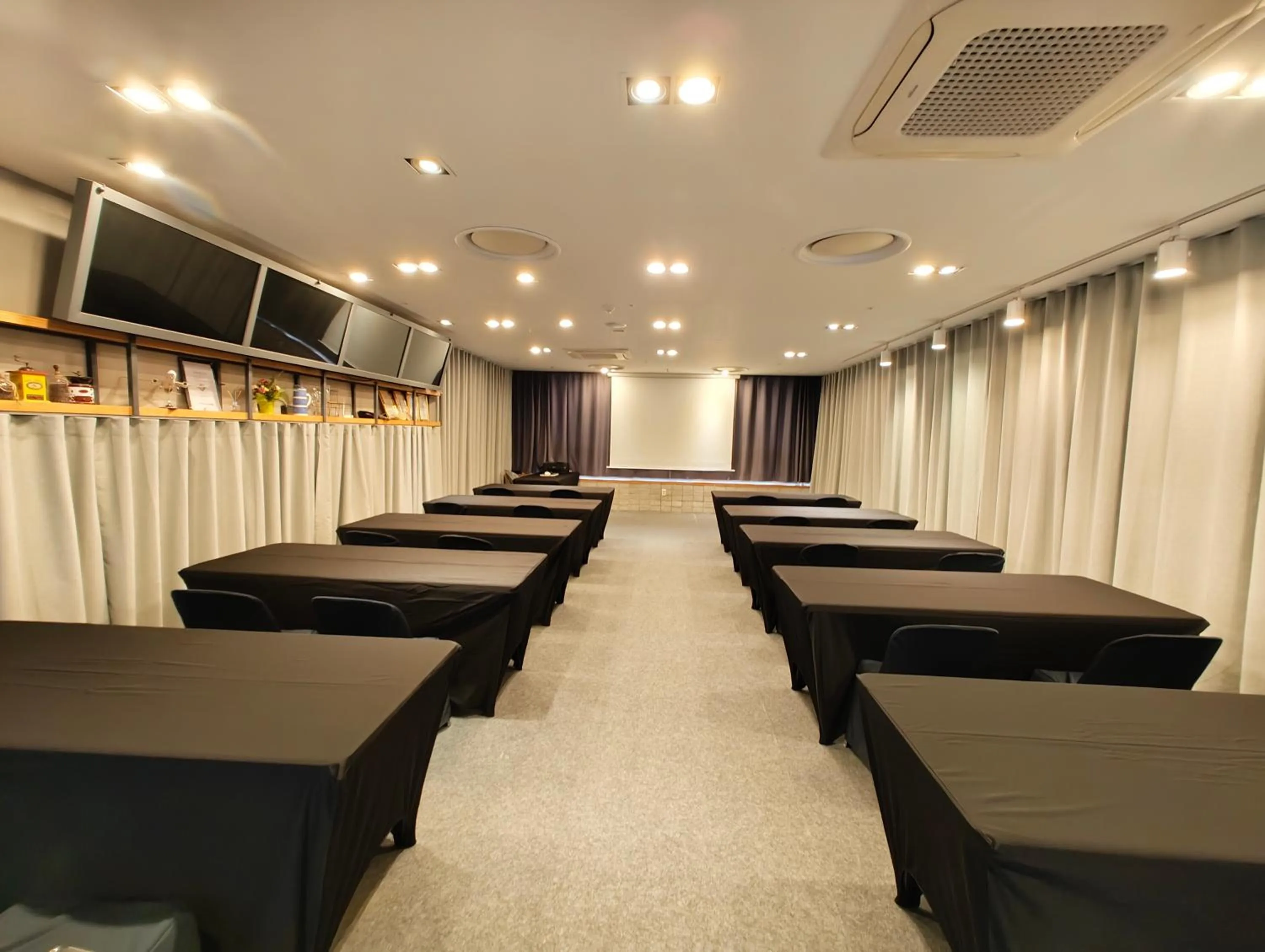 Meeting/conference room in W Stay Hotel Busan City Hall