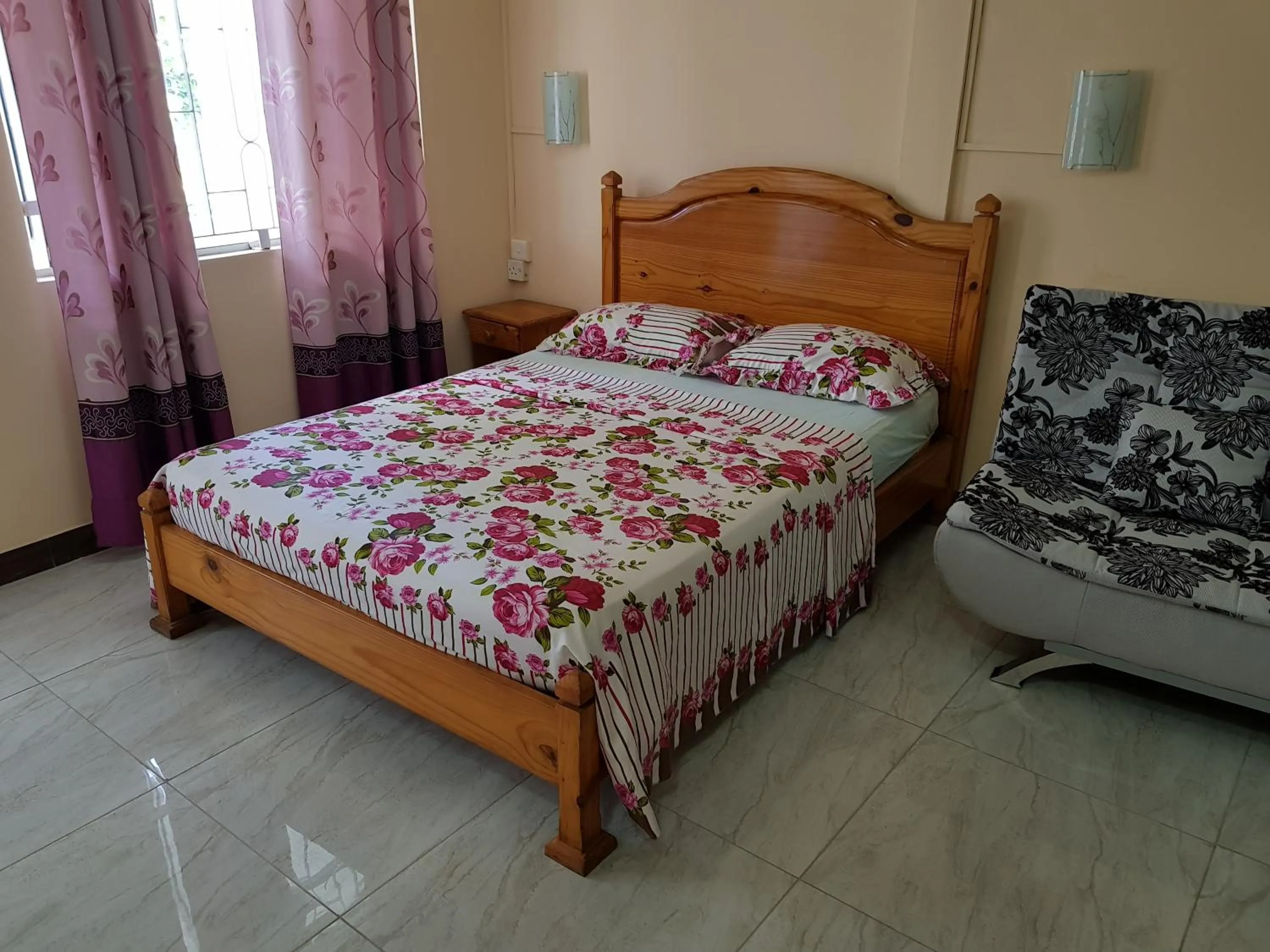 Bedroom, Bed in Pereybere Beach Apartments