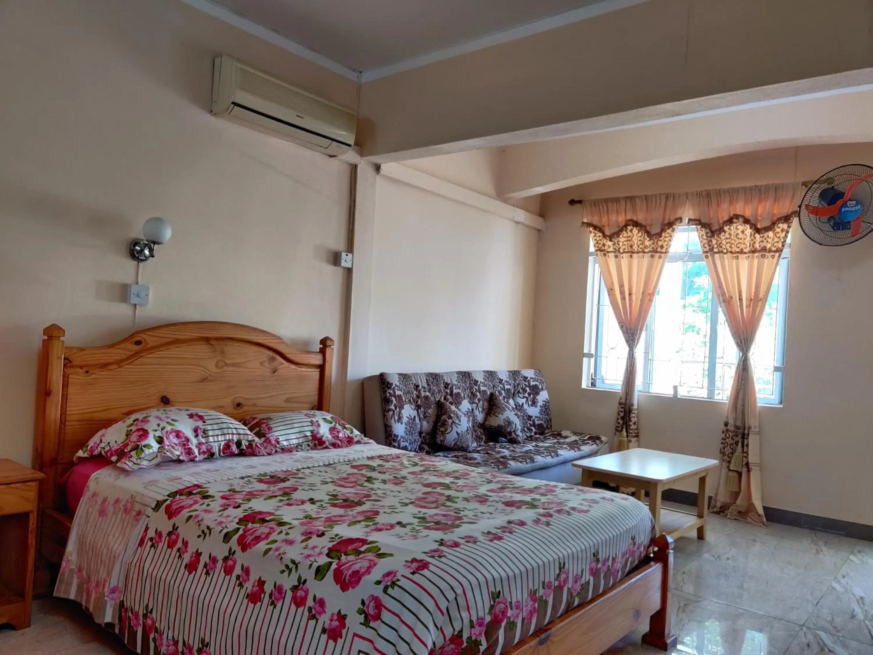 Photo of the whole room, Bed in Pereybere Beach Apartments