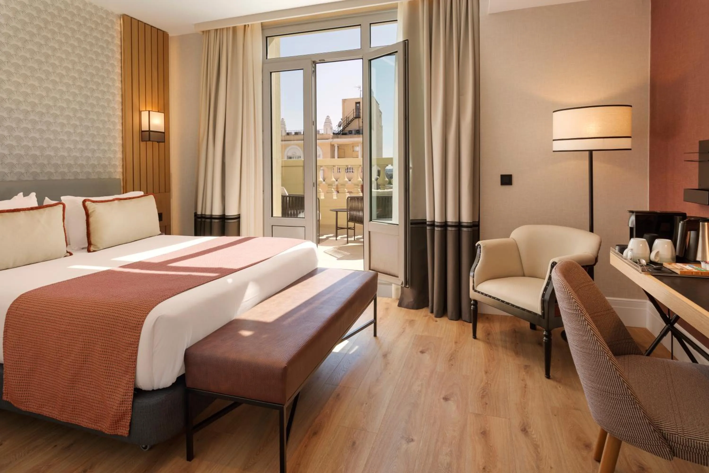 Bed in Catalonia Plaza España Hotel & Spa